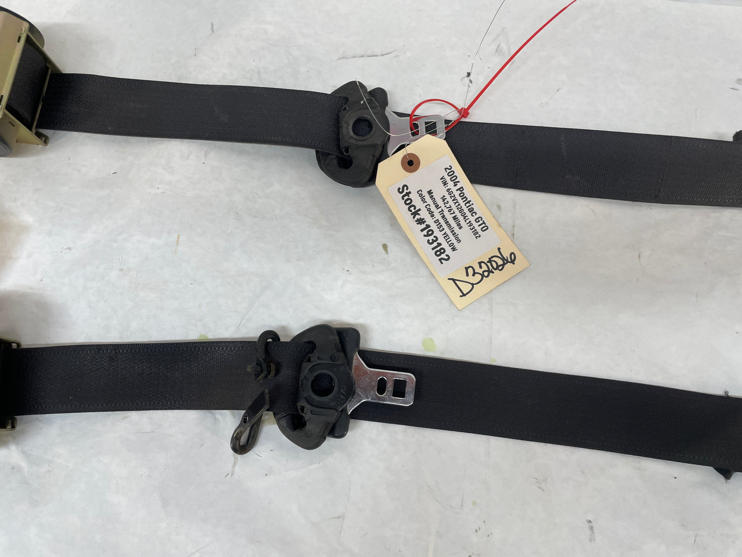 2004 Pontiac GTO RH & LH Front Seatbelt Retractors Set OEM - Day's Parts Yard