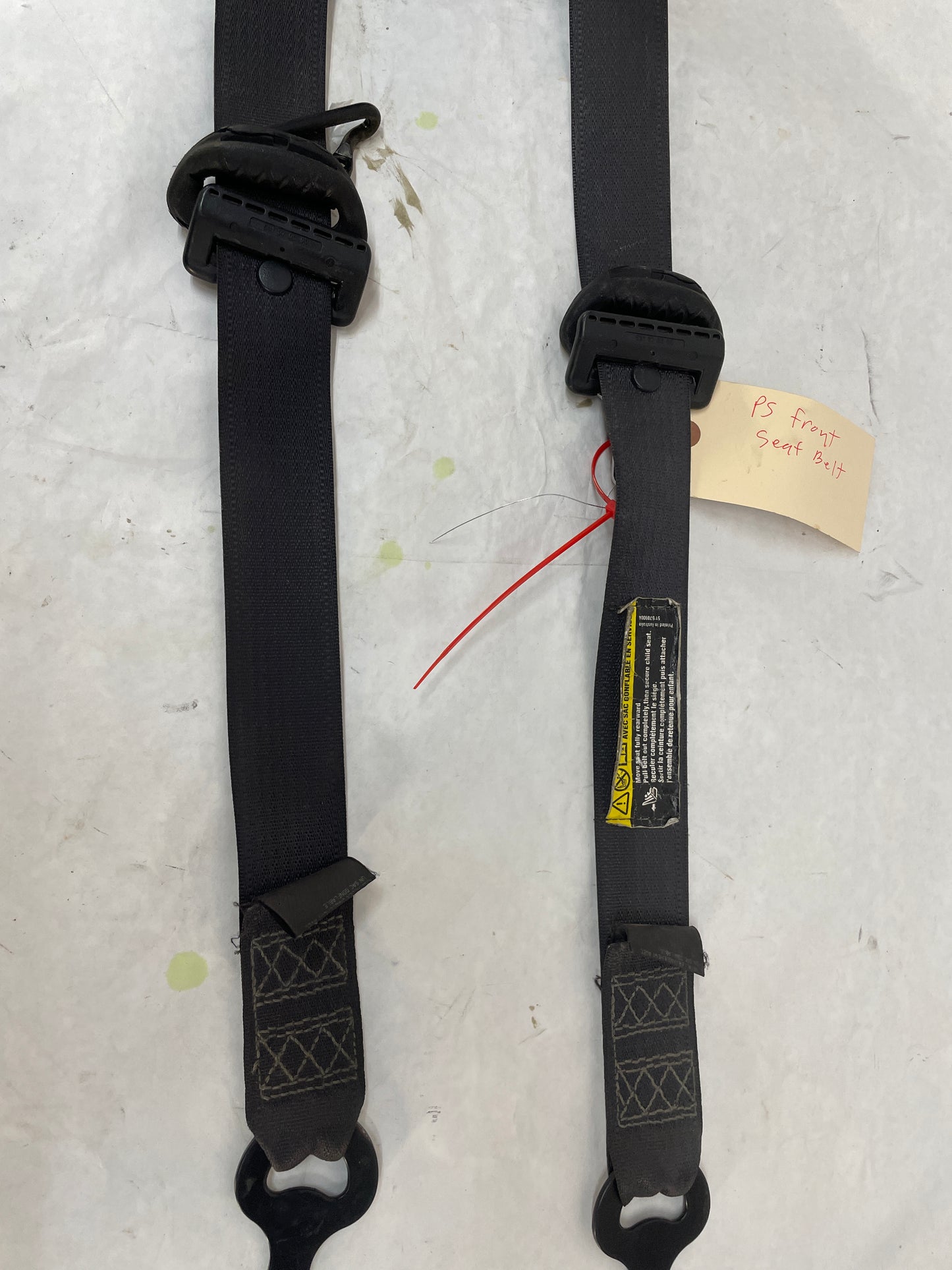 2004 Pontiac GTO RH & LH Front Seatbelt Retractors Set OEM - Day's Parts Yard