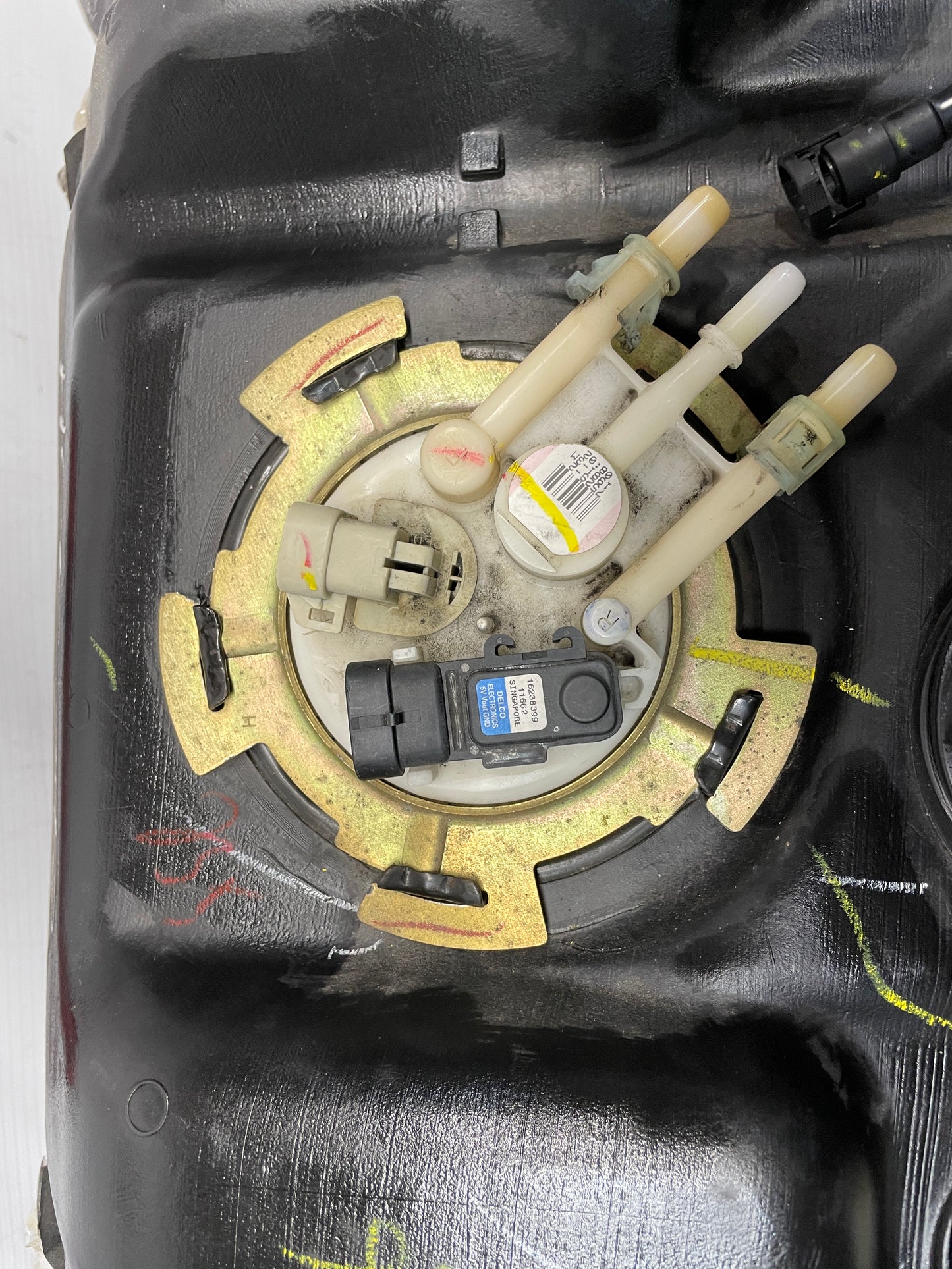 2002 Chevy Camaro SS Fuel Gas Tank Assembly OEM