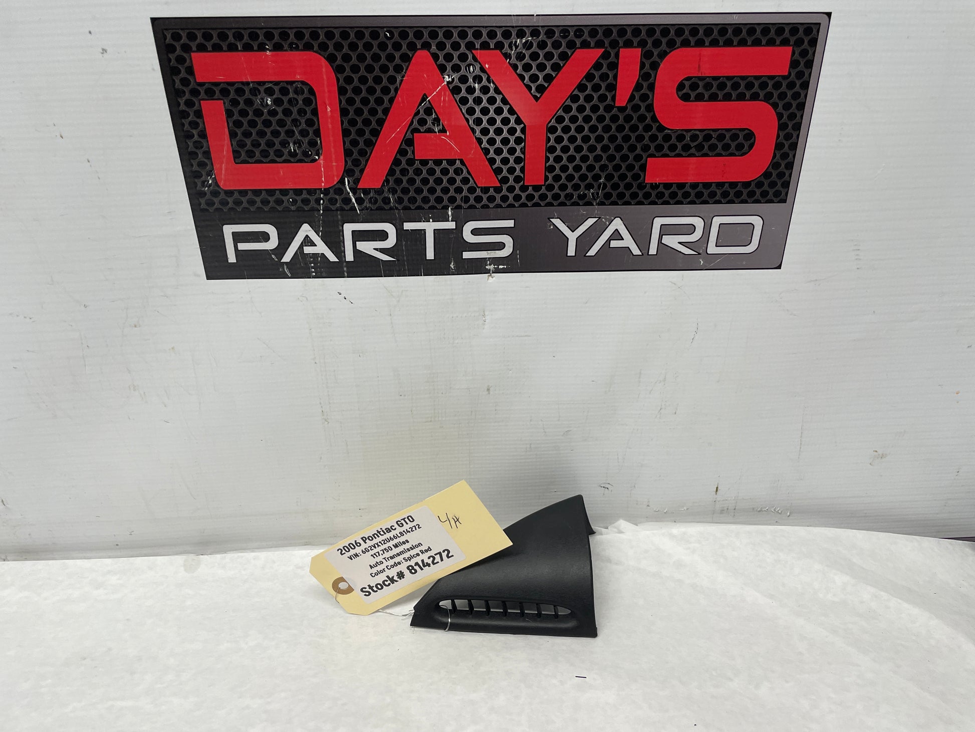 2006 Pontiac GTO LH Driver Defrost Trim Door Vent Triangle OEM - Day's Parts Yard