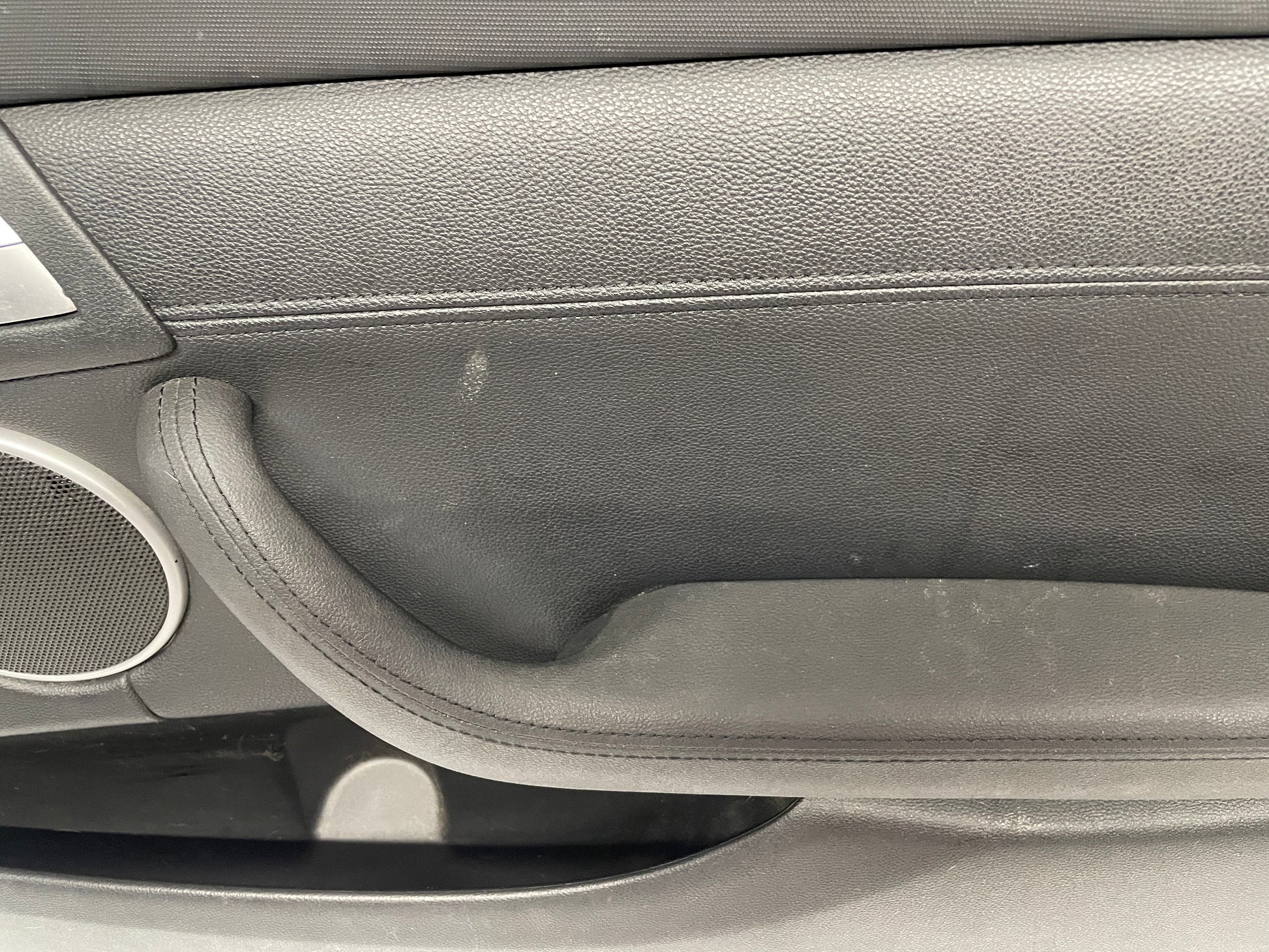 2009 Pontiac G8 Base RH Passenger Front Interior Door Panel Trim OEM - Day's Parts Yard