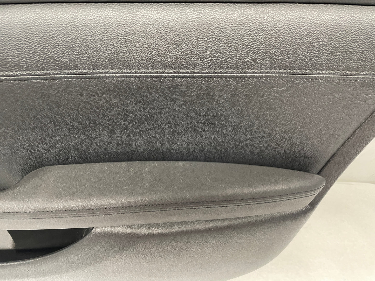 2009 Pontiac G8 Base RH Passenger Front Interior Door Panel Trim OEM - Day's Parts Yard