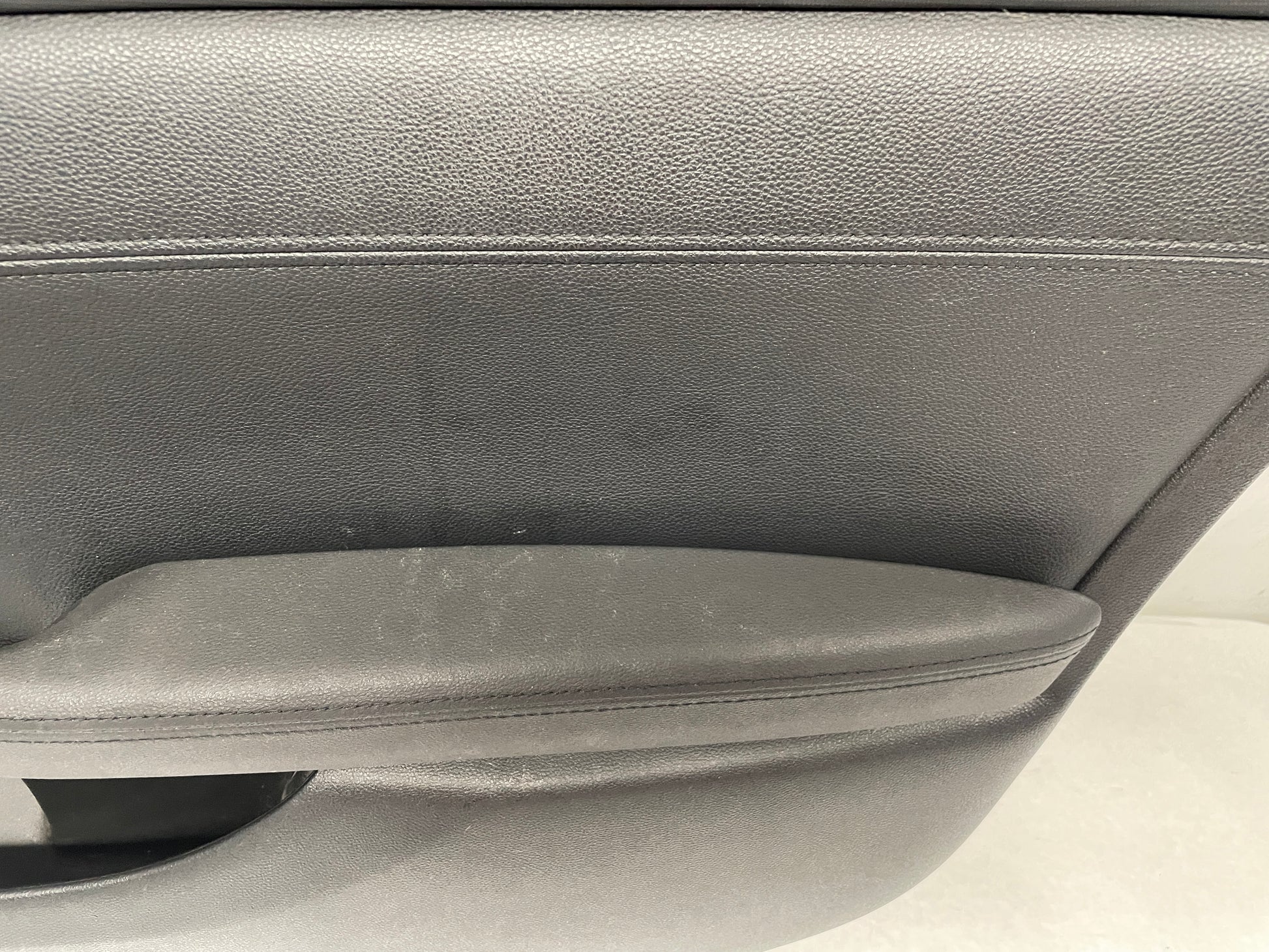 2009 Pontiac G8 Base RH Passenger Front Interior Door Panel Trim OEM - Day's Parts Yard