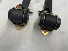 2006 Pontiac GTO RH & LH Rear Seat Belt Seatbelt Retractors OEM - Day's Parts Yard