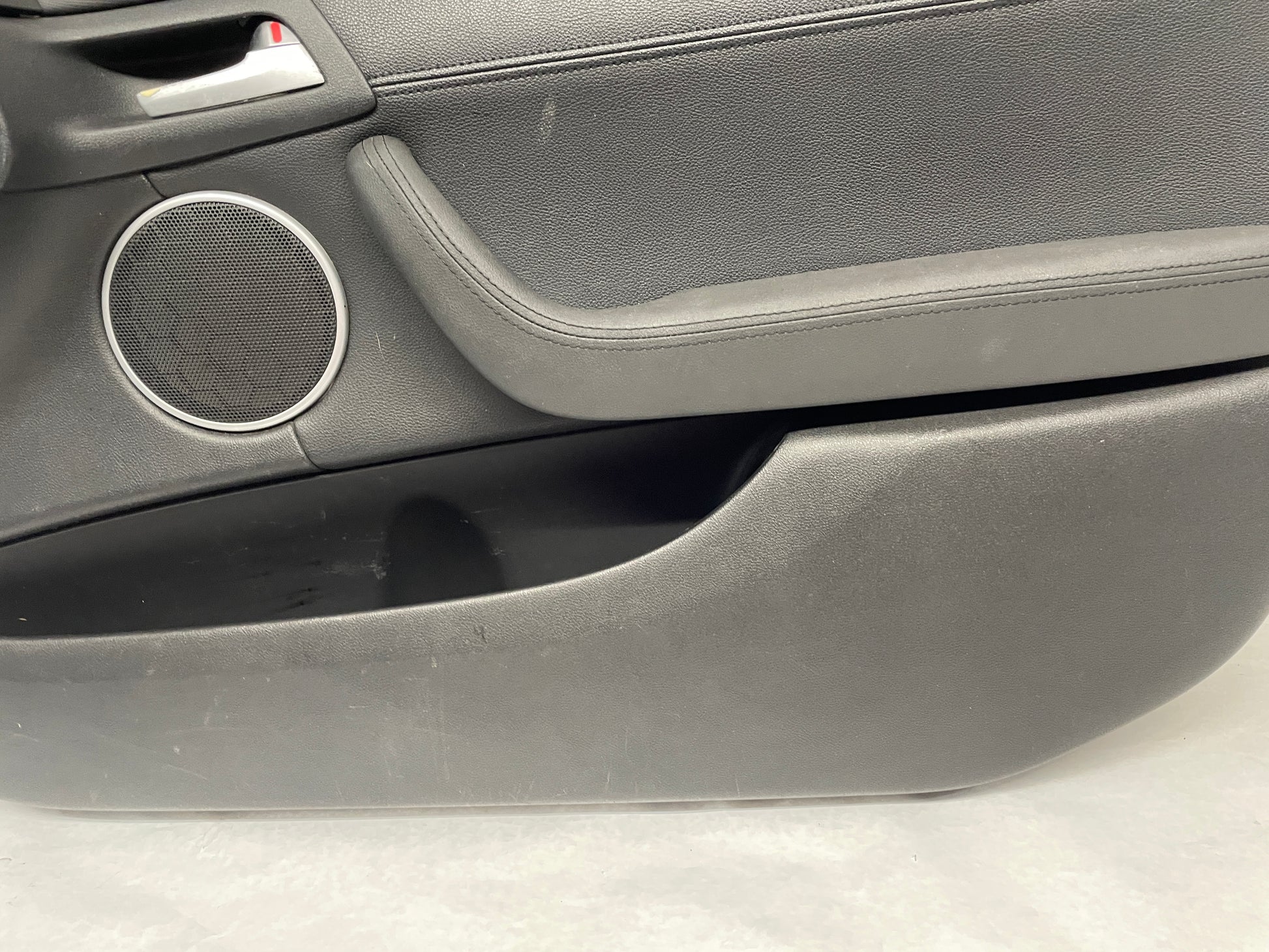 2009 Pontiac G8 Base RH Passenger Front Interior Door Panel Trim OEM - Day's Parts Yard