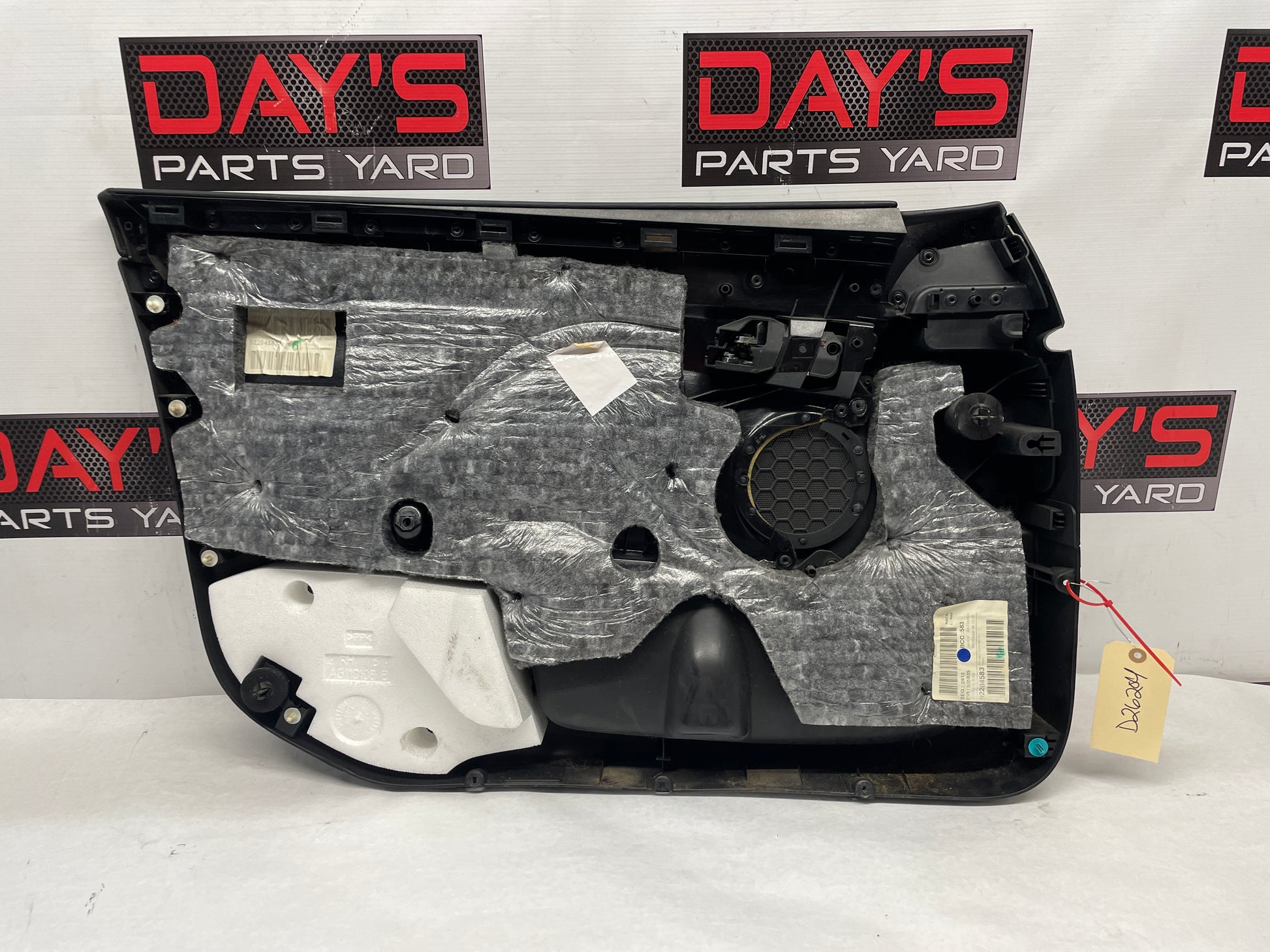 2009 Pontiac G8 Base RH Passenger Front Interior Door Panel Trim OEM - Day's Parts Yard
