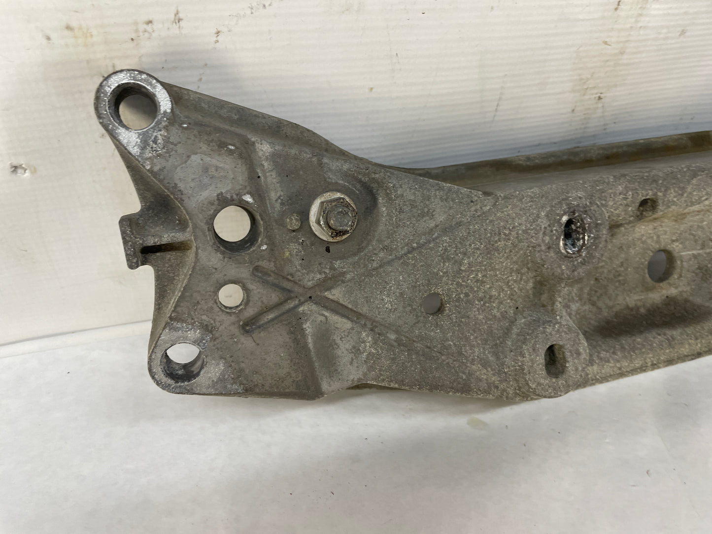 2014 Chevy SS Sedan Automatic Transmission Crossmember OEM - Day's Parts Yard