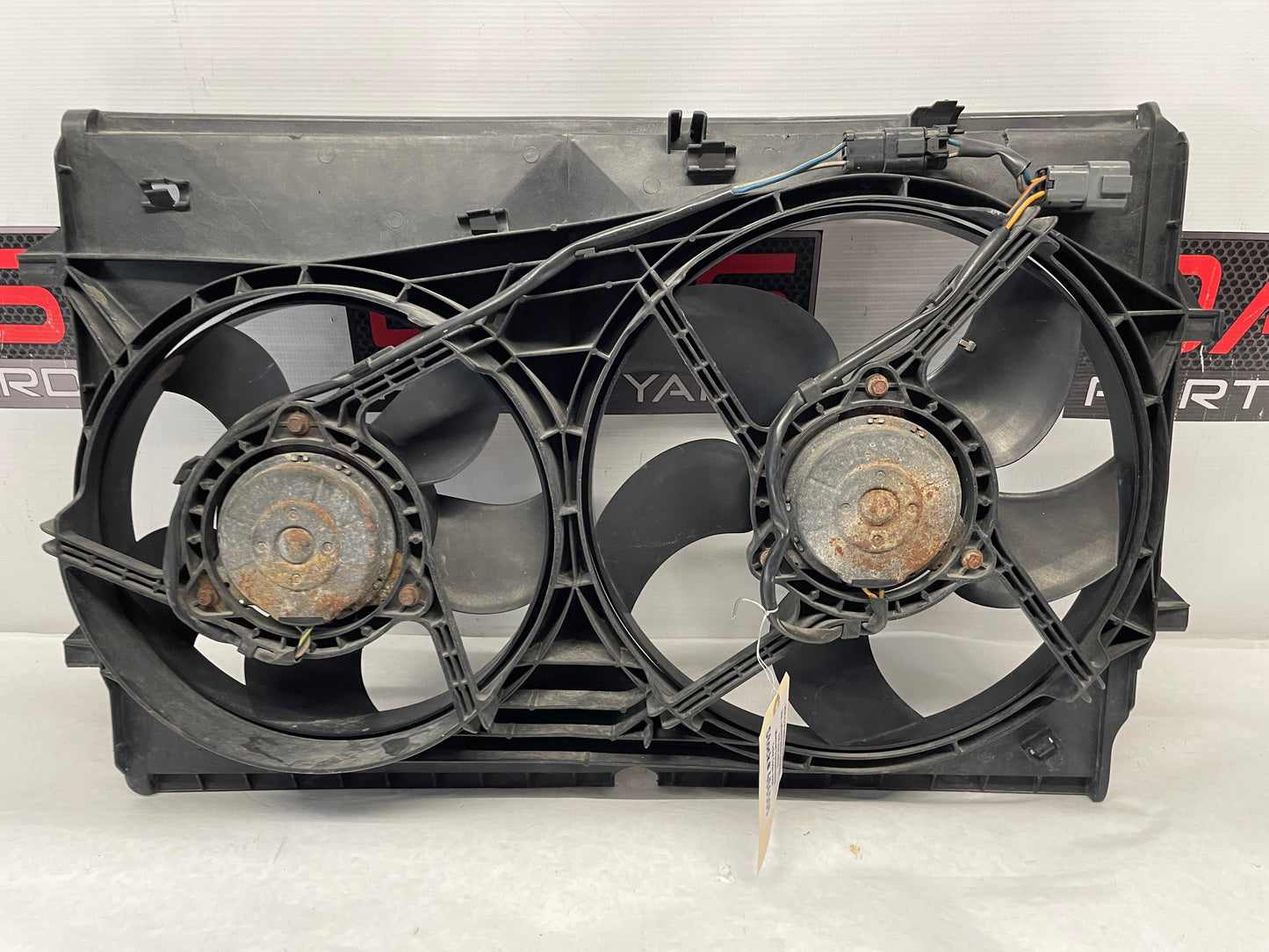 2005 Pontiac GTO Dual Radiator Electric Cooling Fans Shroud Assembly OEM - Day's Parts Yard