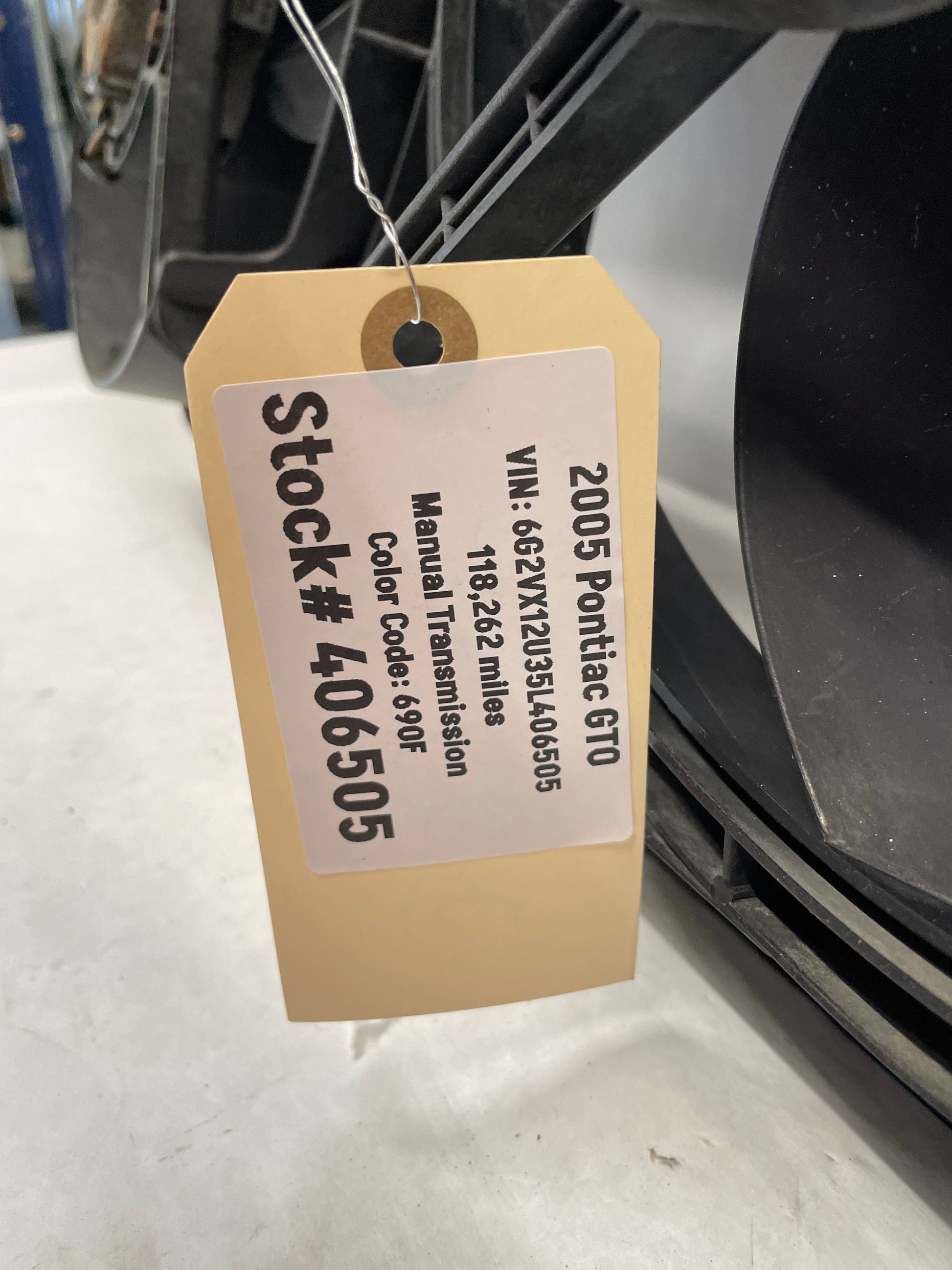 2005 Pontiac GTO Dual Radiator Electric Cooling Fans Shroud Assembly OEM - Day's Parts Yard