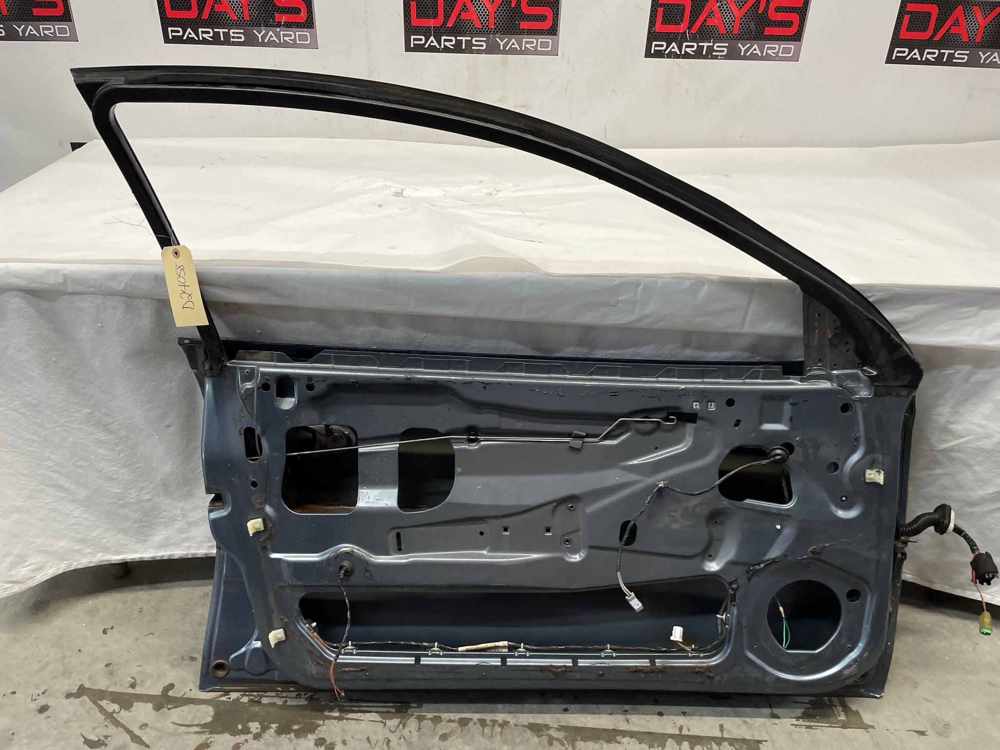 2006 Pontiac GTO LH Driver Door OEM - Day's Parts Yard