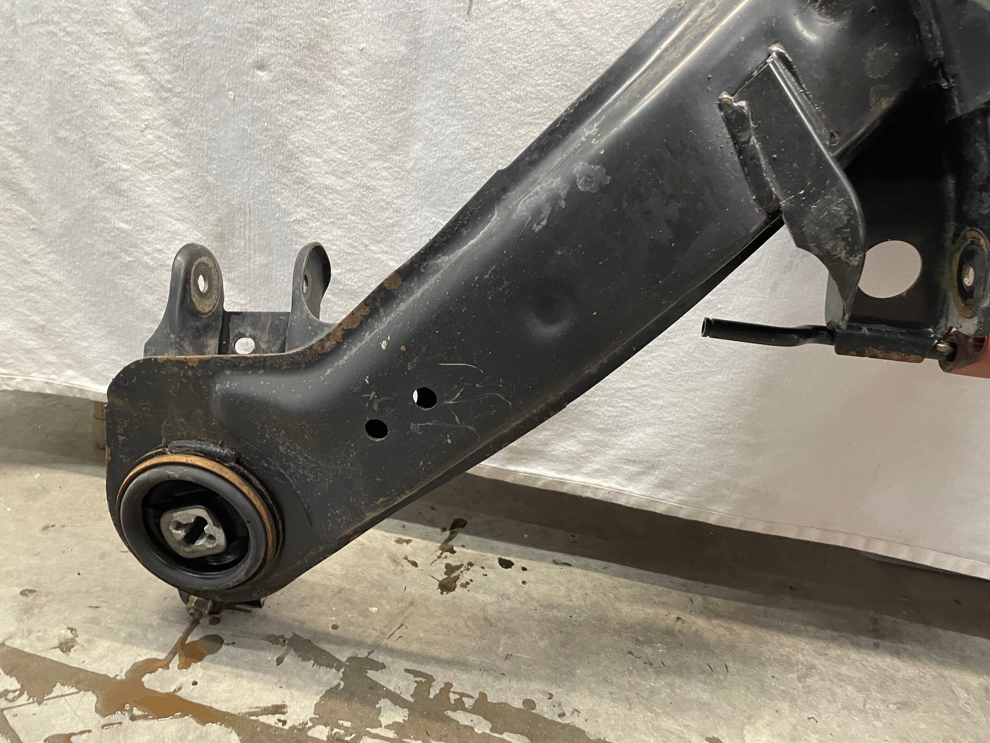 2006 Pontiac GTO Rear Suspension Sub Frame Cradle K Cross Member OEM - Day's Parts Yard