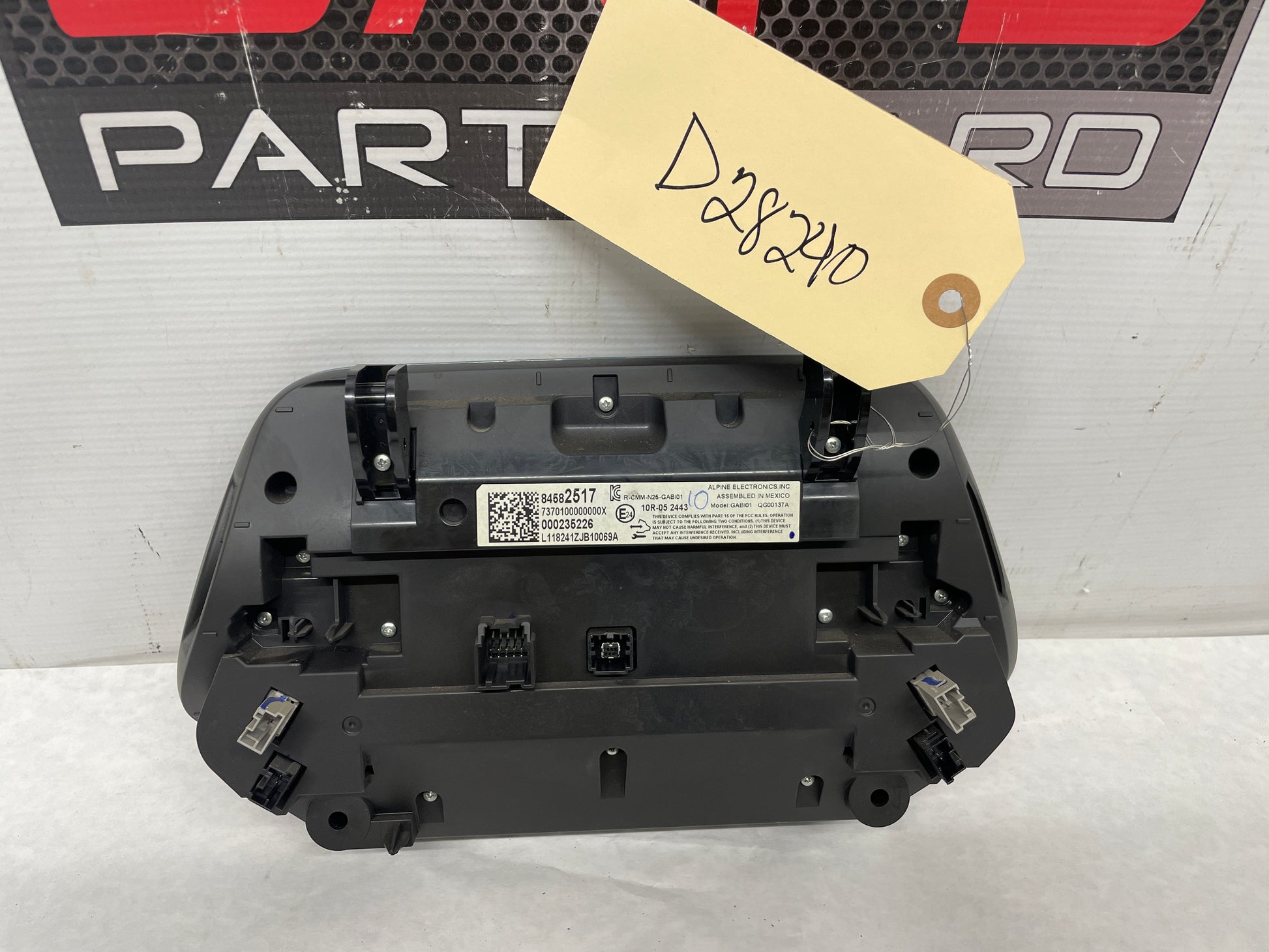 2019 Chevy Camaro SS Navigation Radio Touch Screen OEM - Day's Parts Yard