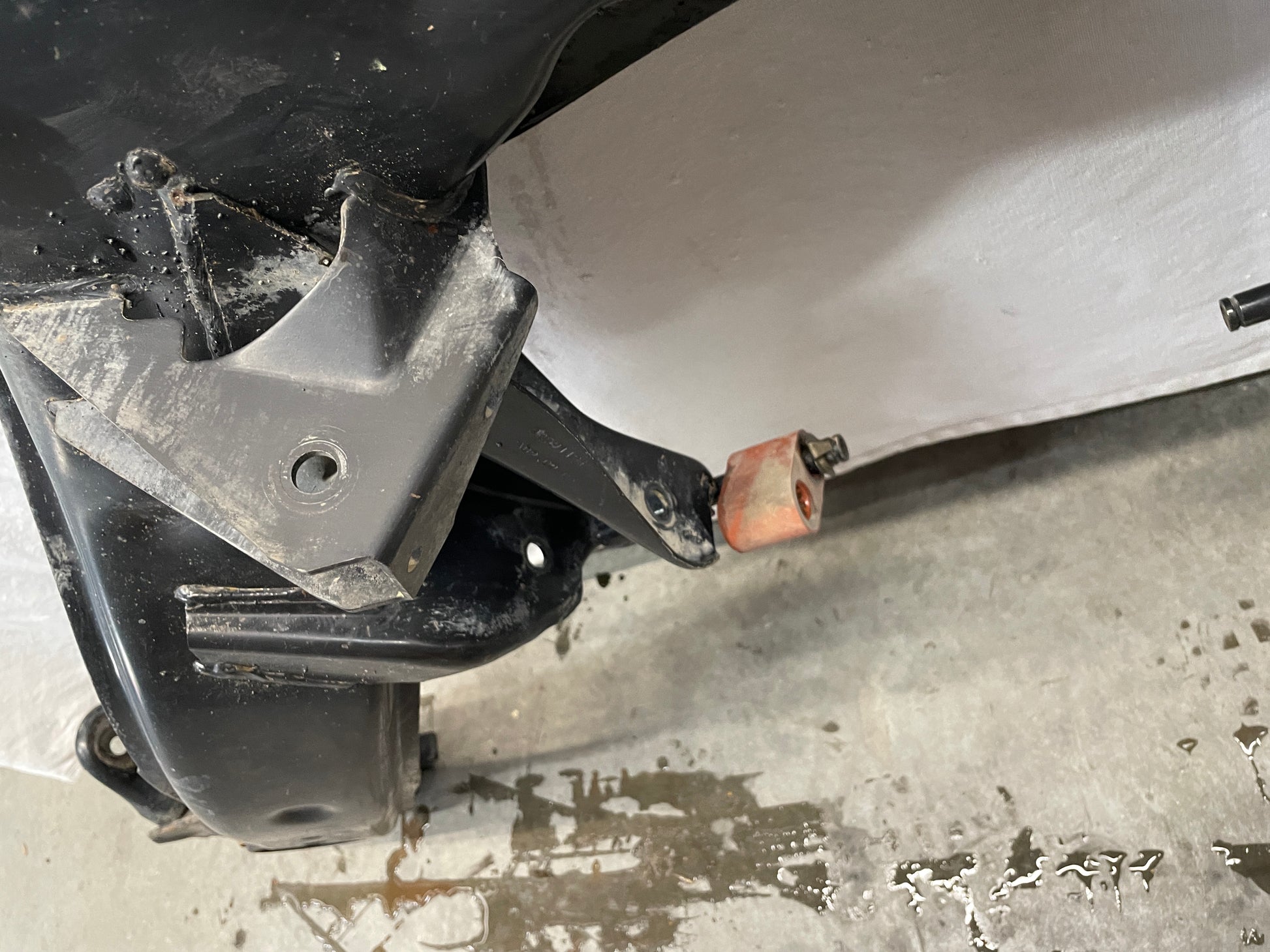 2006 Pontiac GTO Rear Suspension Sub Frame Cradle K Cross Member OEM - Day's Parts Yard