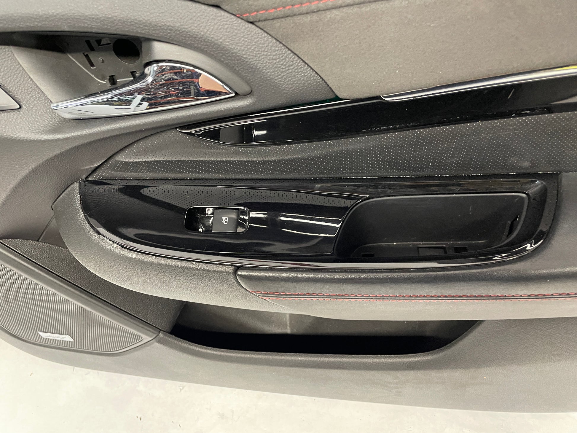 2014 Chevrolet SS Sedan RH Passenger Front Interior Door Panel Trim OEM - Day's Parts Yard