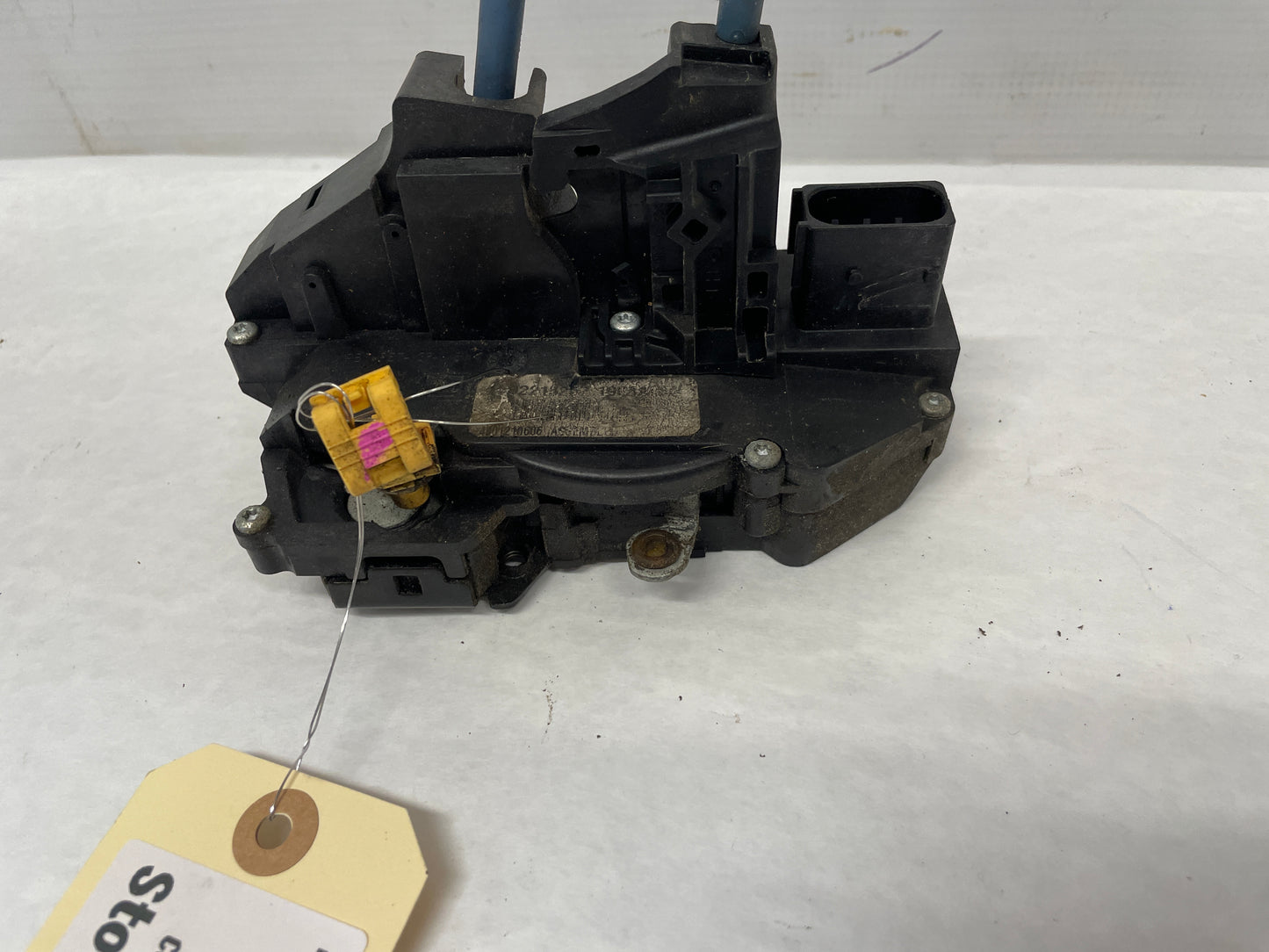 2009 Pontiac G8 LH Driver Front Door Lock Actuator OEM - Day's Parts Yard