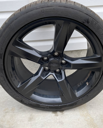 2018 Chevy Camaro SS Wheel and Tire 20X9.5 OEM