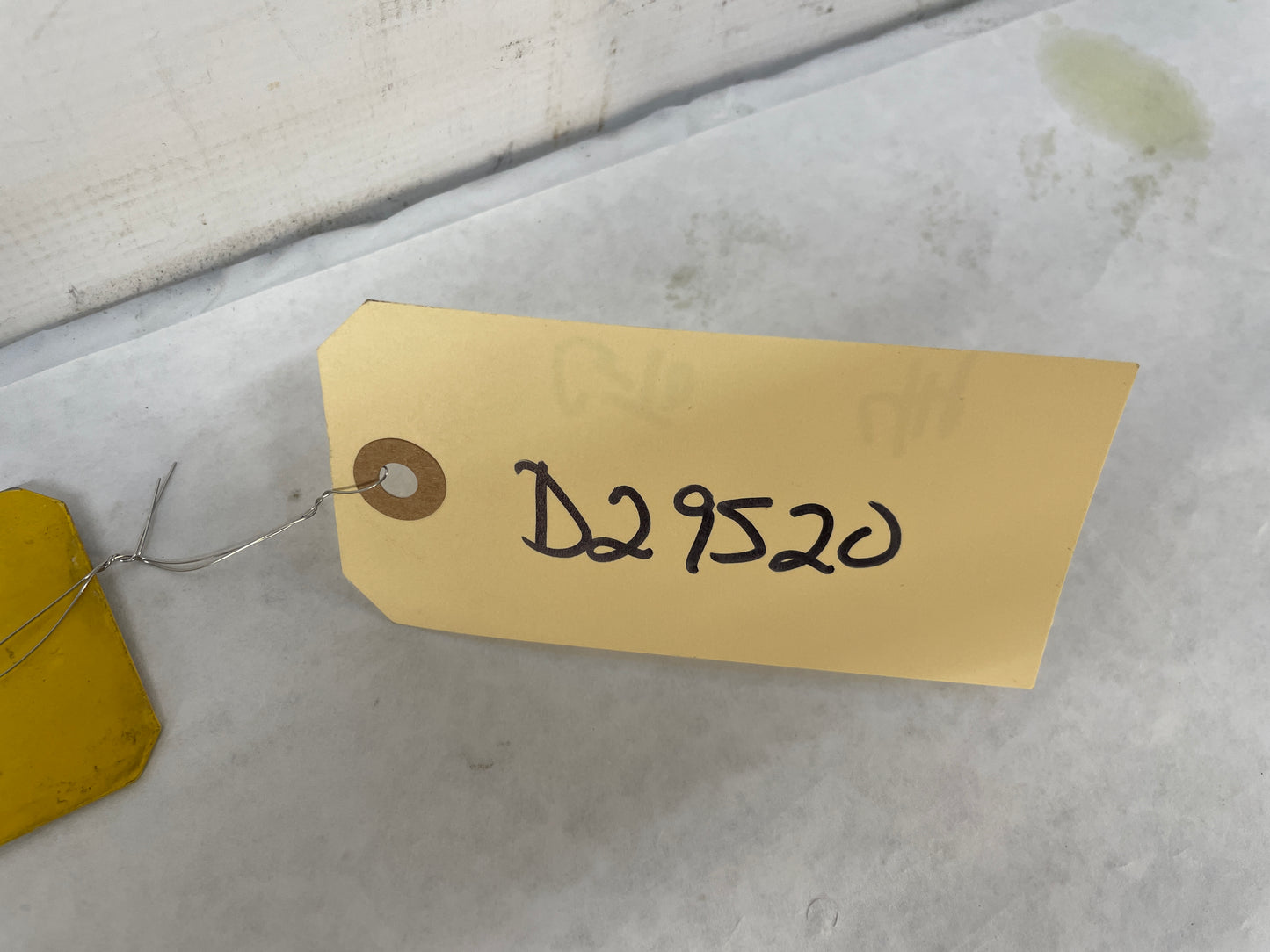 2005 Pontiac GTO LH Driver Fender Side Skirt Rocker Molding Support Bracket OEM