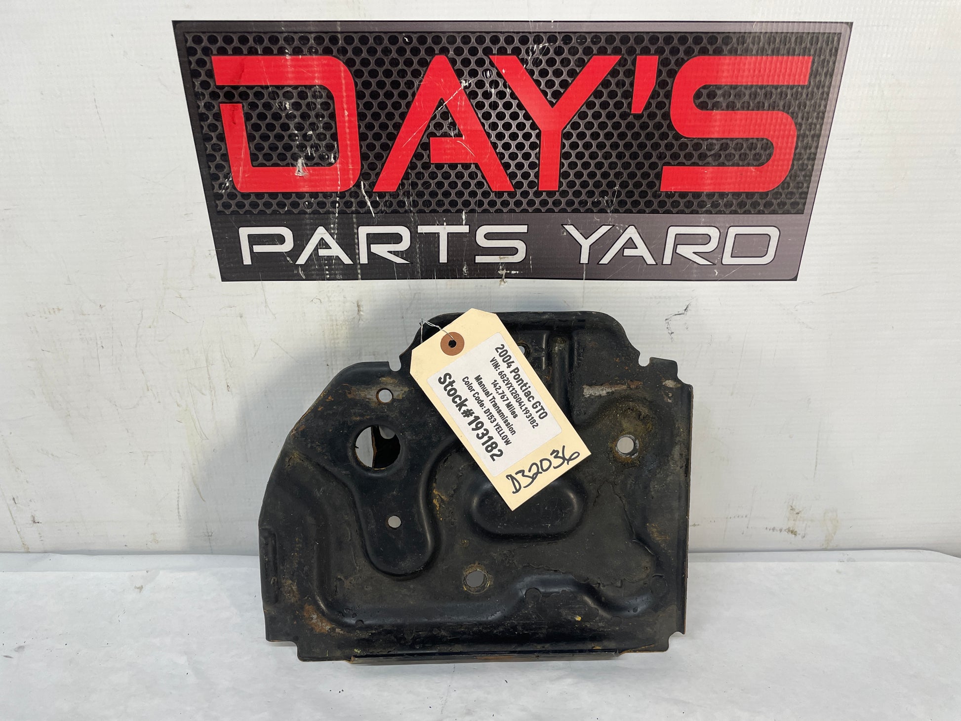 2004 Pontiac GTO Battery Tray OEM - Day's Parts Yard