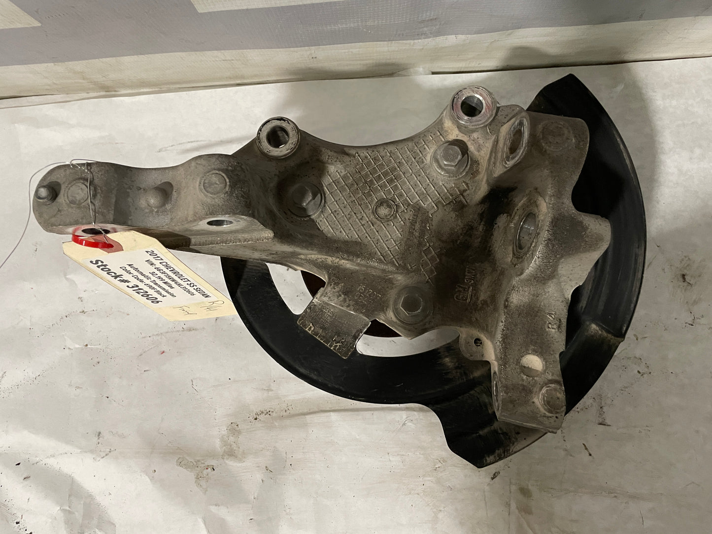 2017 Chevy SS Sedan Front RH Passenger Spindle Hub Knuckle Assembly OEM - Day's Parts Yard