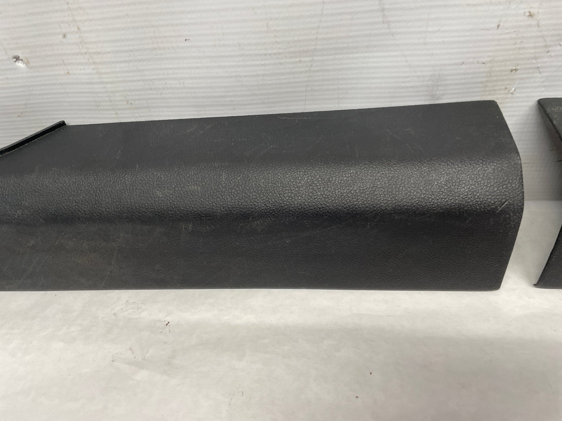 2009 Pontiac G8 Base RH & LH Front Interior Carpet Retainer Sill Plate Panel OEM - Day's Parts Yard