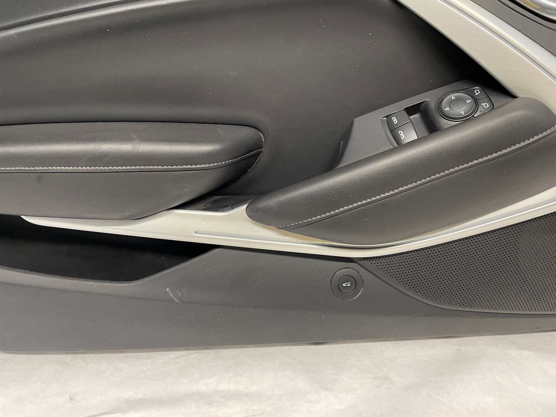 2019 Chevy Camaro SS LH Driver Front Interior Door Panel OEM - Day's Parts Yard