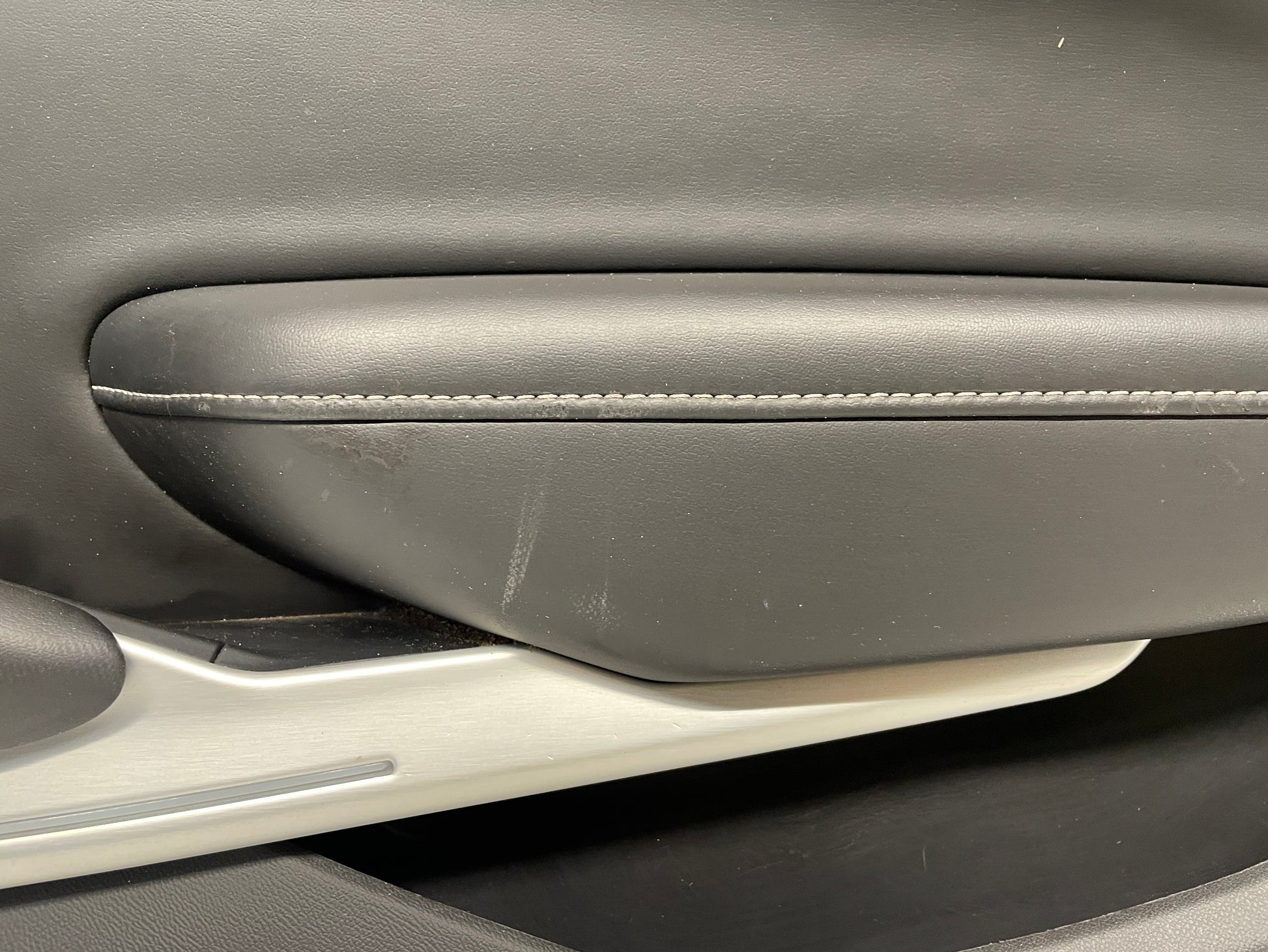 2019 Chevy Camaro SS RH Passenger Front Door Panel OEM - Day's Parts Yard