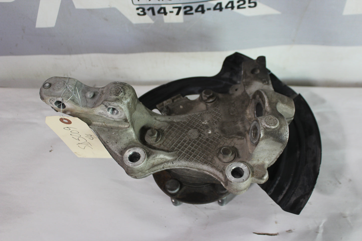 2016 Chevy SS Sedan LH Driver Front Hub Spindle Knuckle OEM