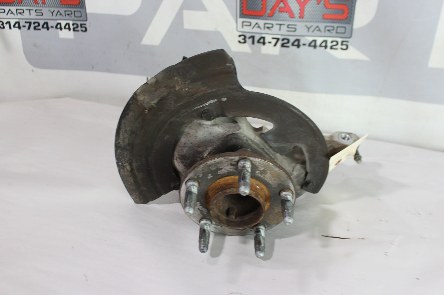 2016 Chevy SS Sedan LH Driver Front Hub Spindle Knuckle OEM