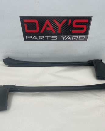 2018 Chevy Camaro ZL1 Convertible RH & LH Windshield Frame Weatherstrip OEM