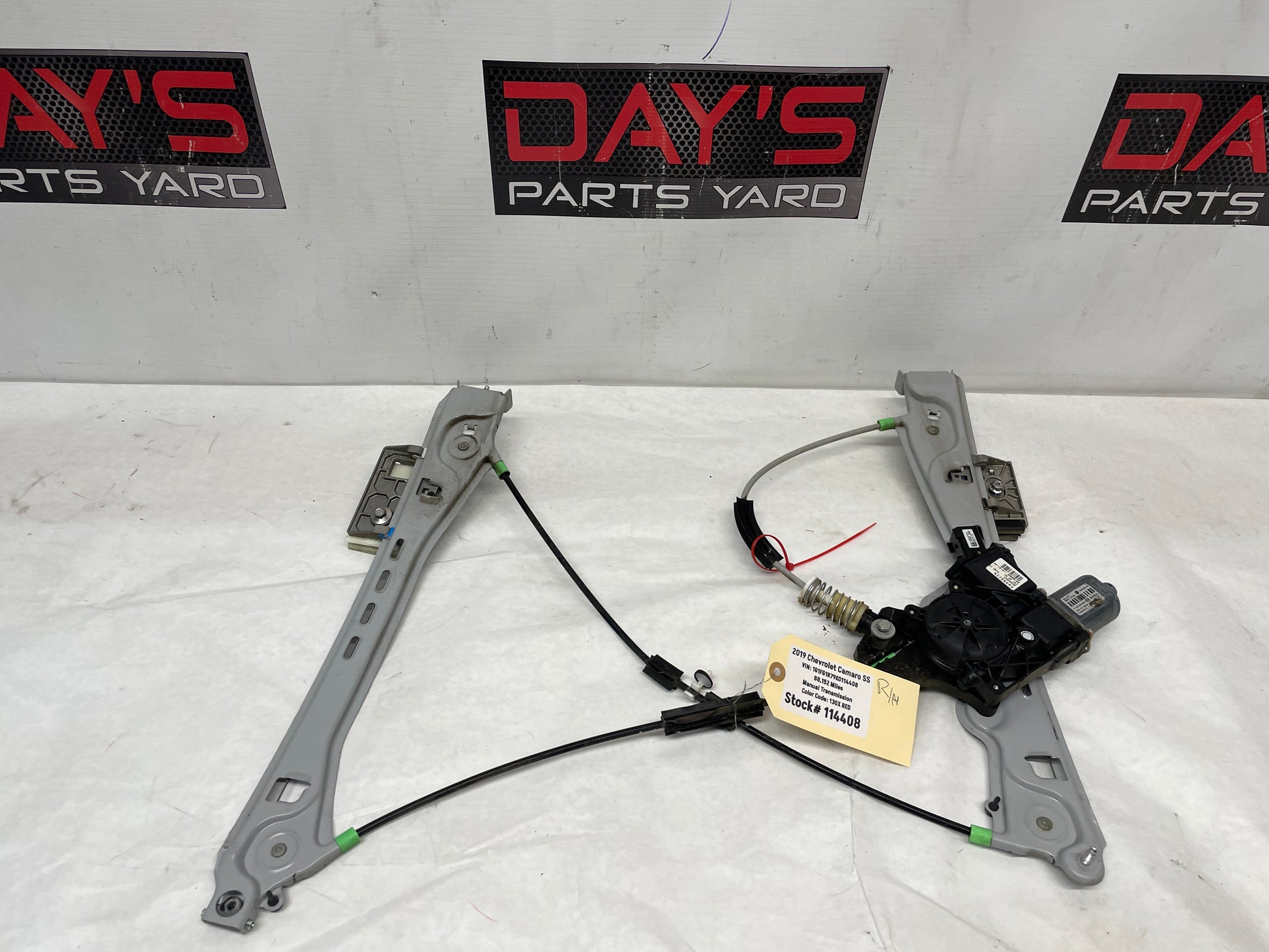 2019 Chevy Camaro SS RH Passenger Front Window Regulator w/ Motor OEM - Day's Parts Yard