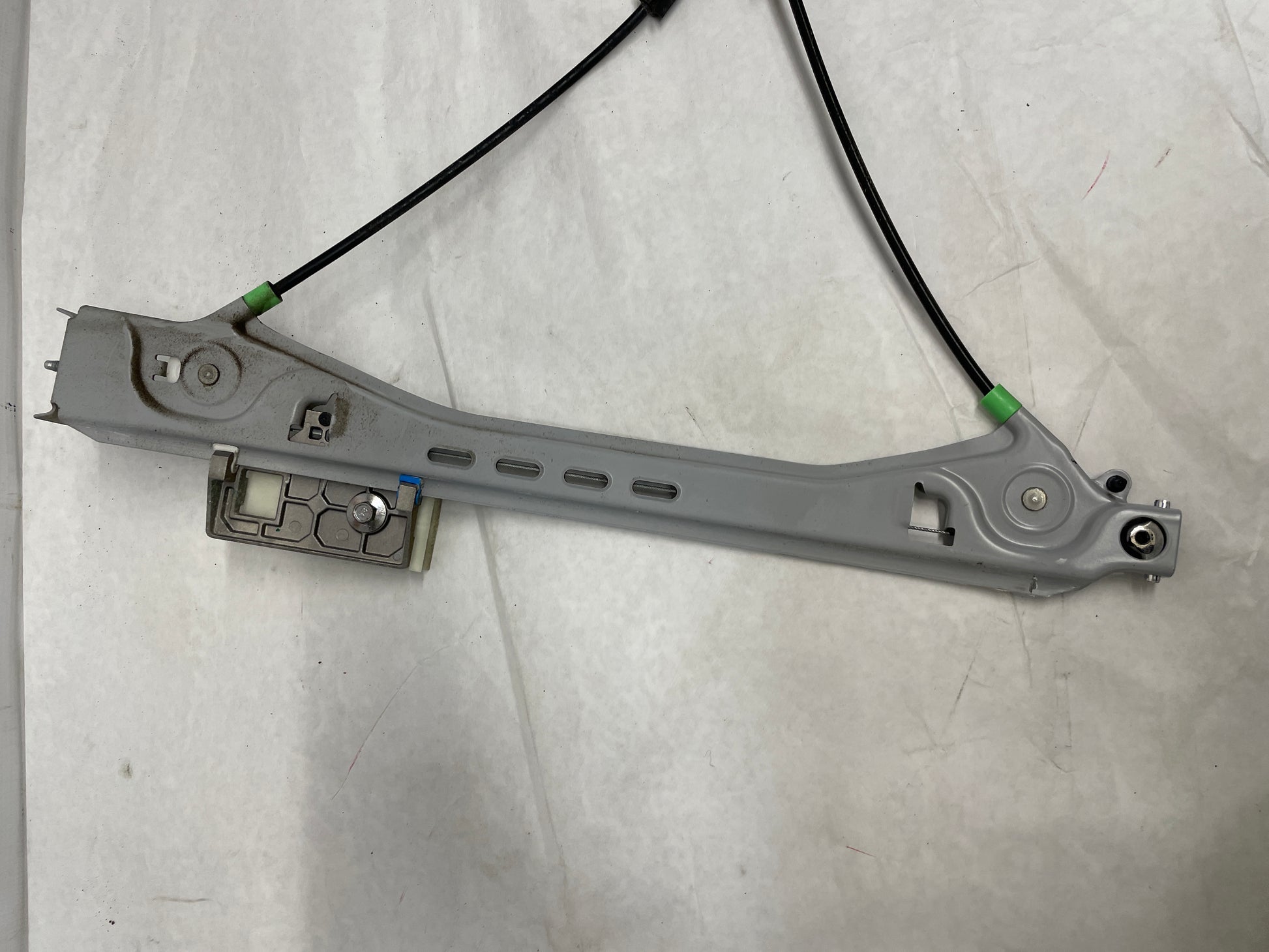 2019 Chevy Camaro SS RH Passenger Front Window Regulator w/ Motor OEM - Day's Parts Yard