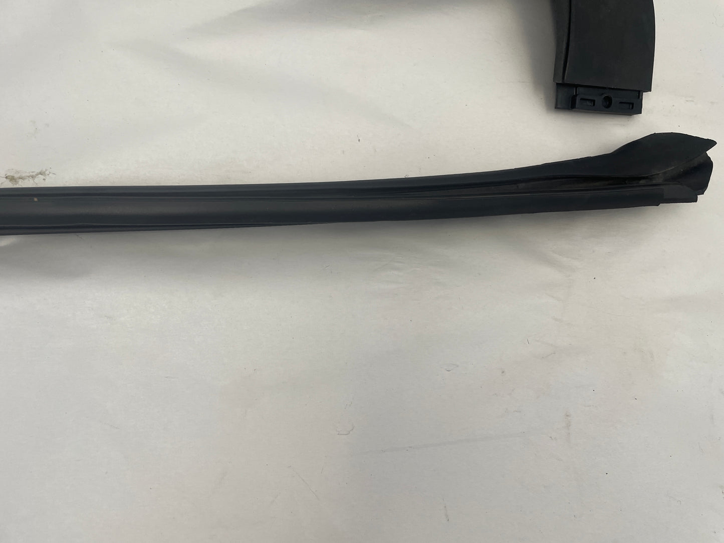 2018 Chevy Camaro ZL1 Convertible RH & LH Windshield Frame Weatherstrip OEM - Day's Parts Yard
