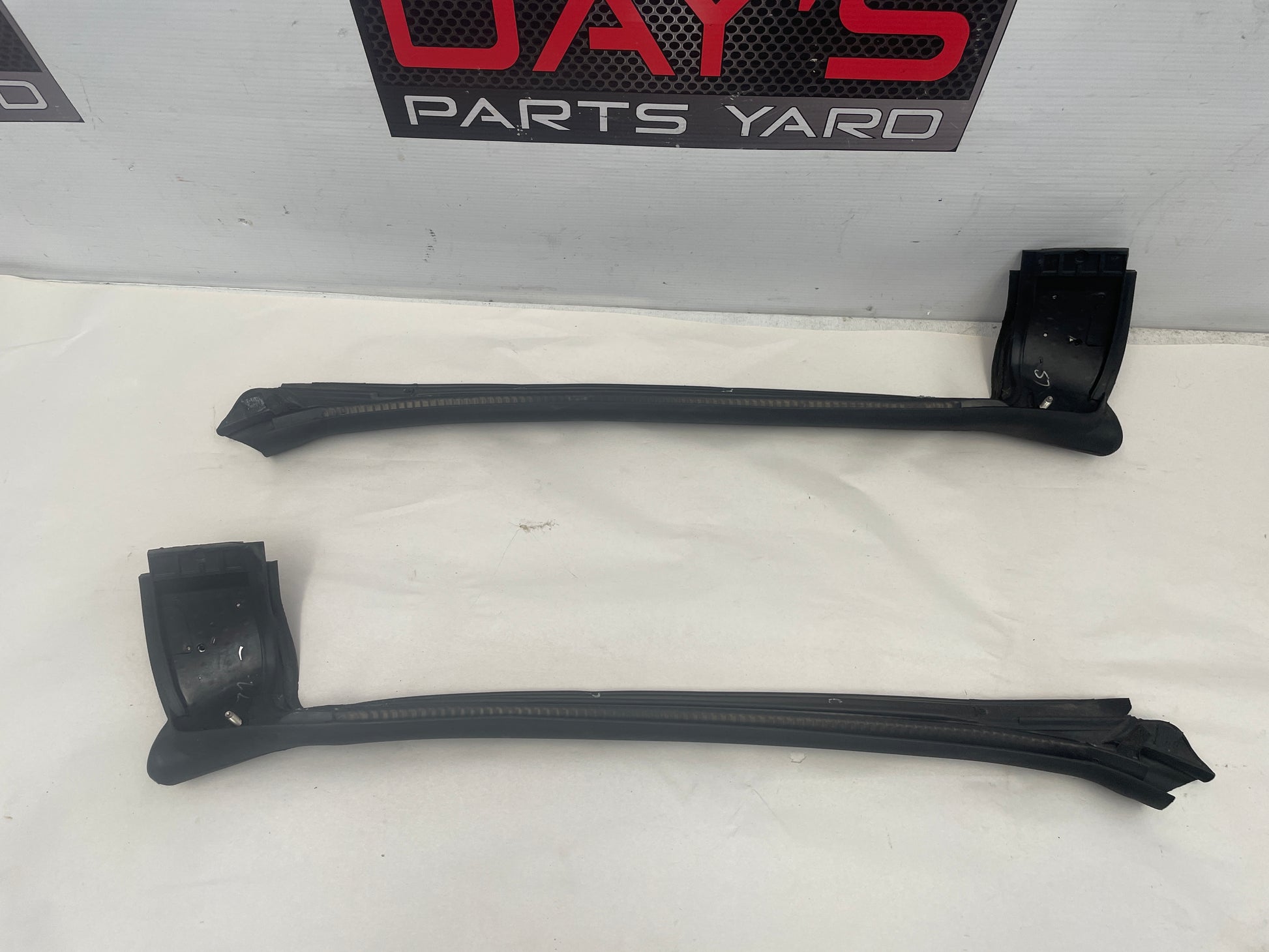2018 Chevy Camaro ZL1 Convertible RH & LH Windshield Frame Weatherstrip OEM - Day's Parts Yard