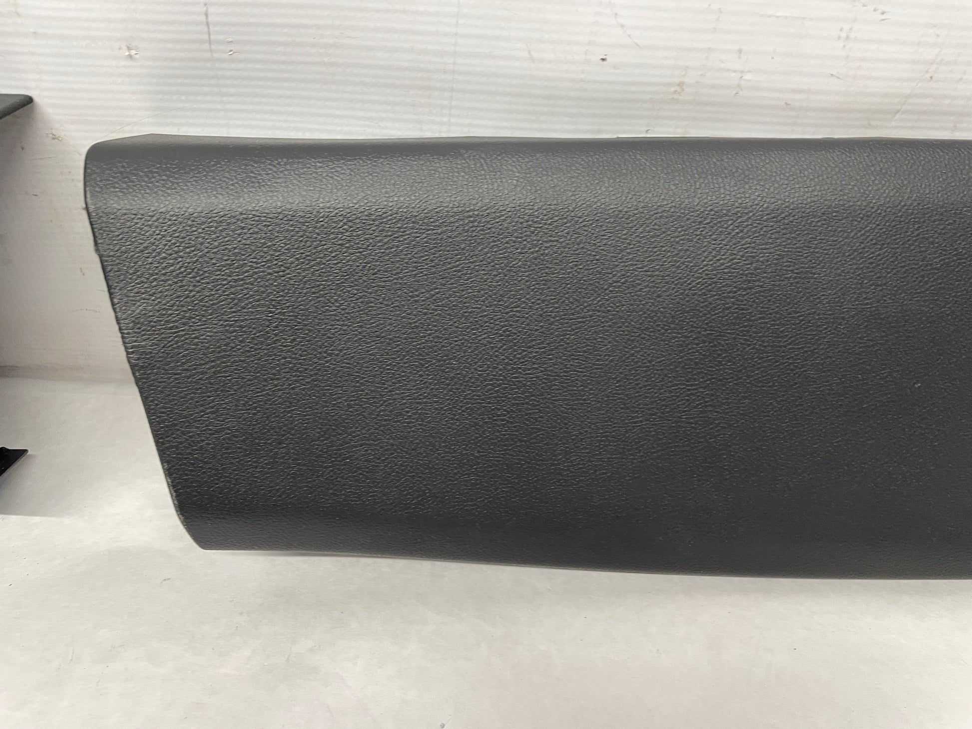 2009 Pontiac G8 Base RH & LH Lower Interior B Center Pillar Trim Molding Cover OEM - Day's Parts Yard