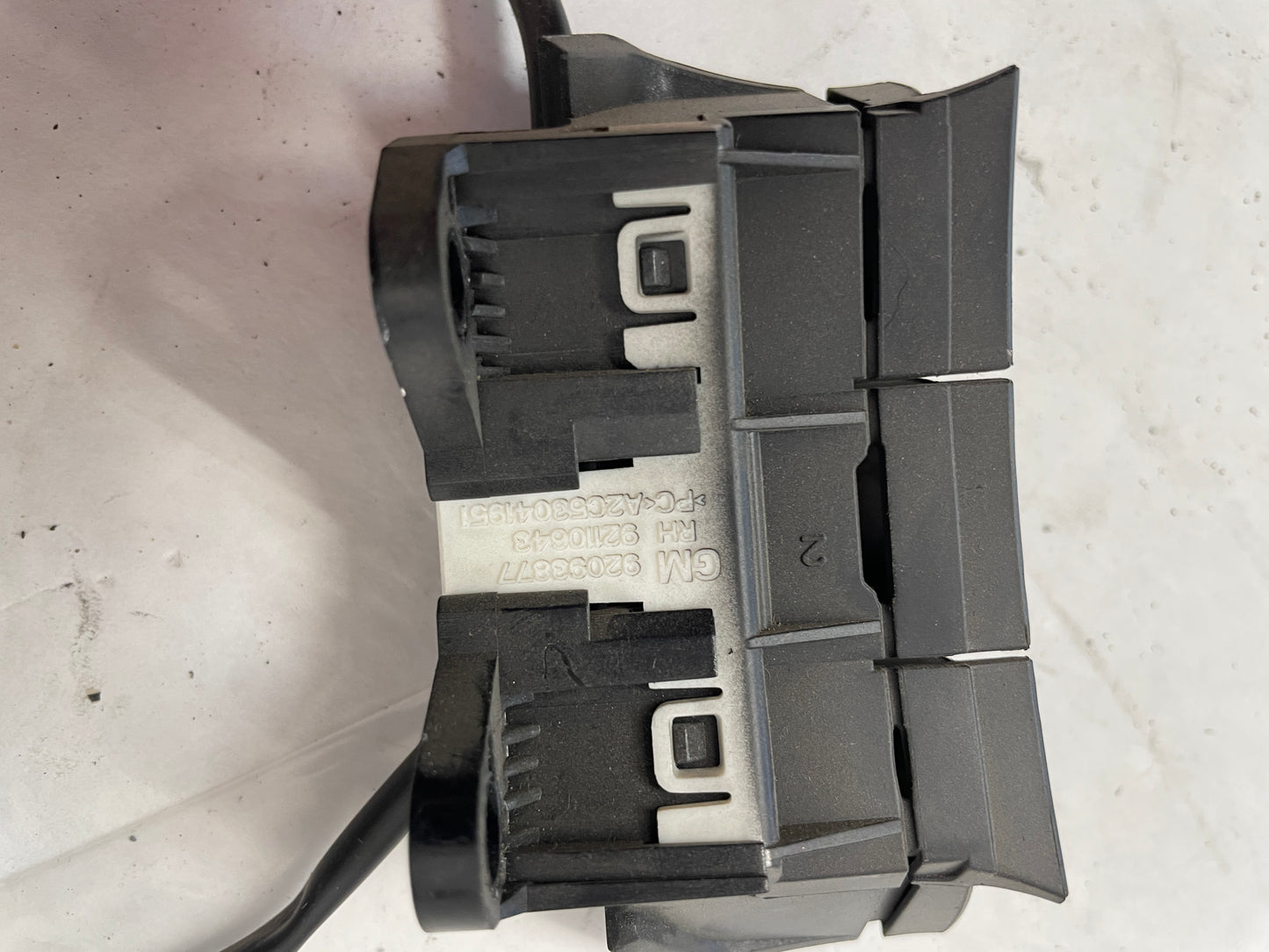 2005 Pontiac GTO Steering Wheel Radio Control Buttons Switches OEM - Day's Parts Yard