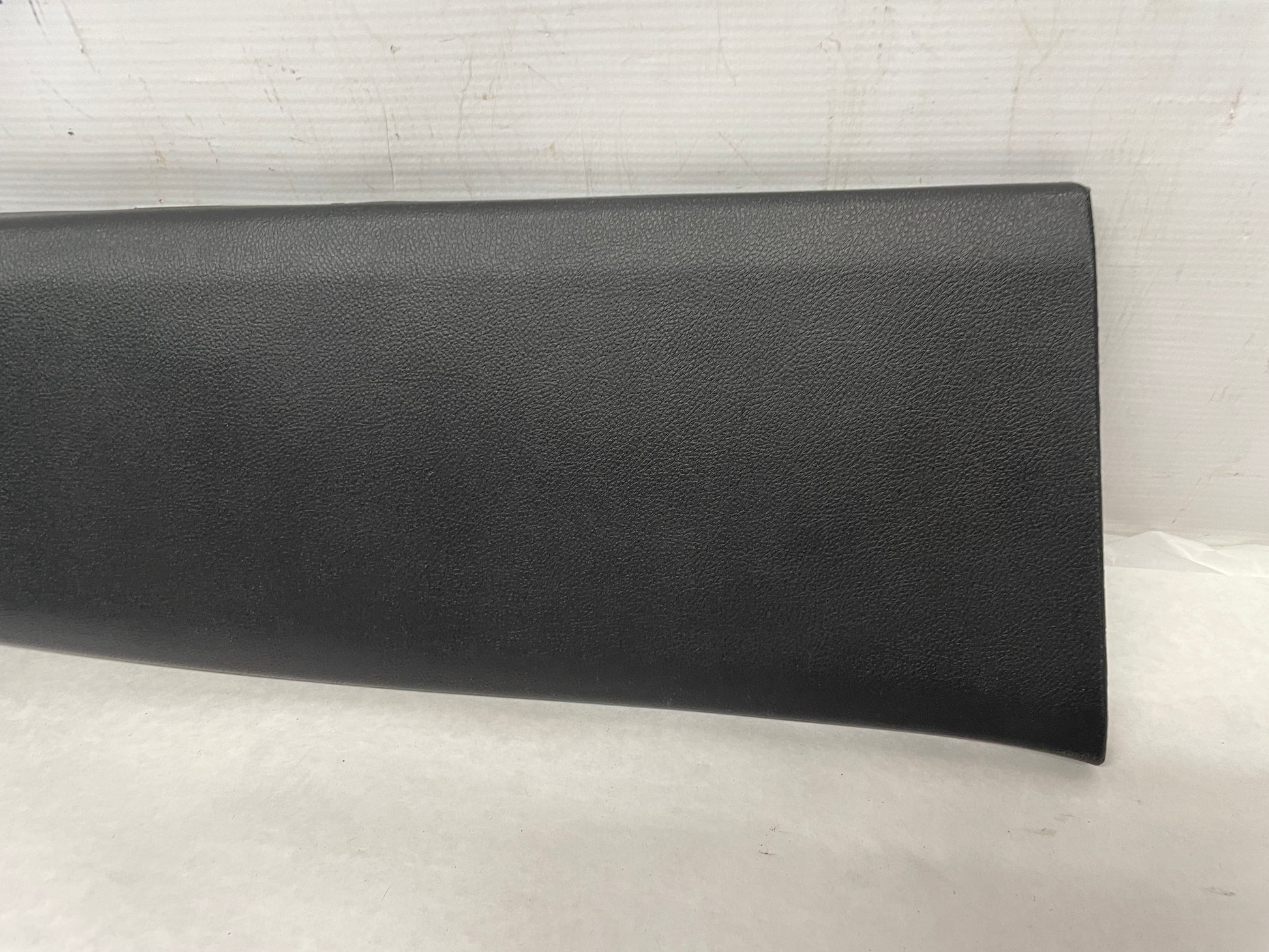 2009 Pontiac G8 Base RH & LH Lower Interior B Center Pillar Trim Molding Cover OEM - Day's Parts Yard