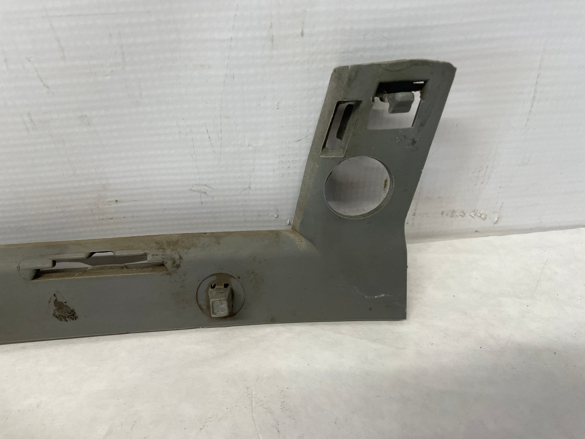 2005 Pontiac GTO LH Driver Front Bumper Fender Brackets Guide OEM - Day's Parts Yard