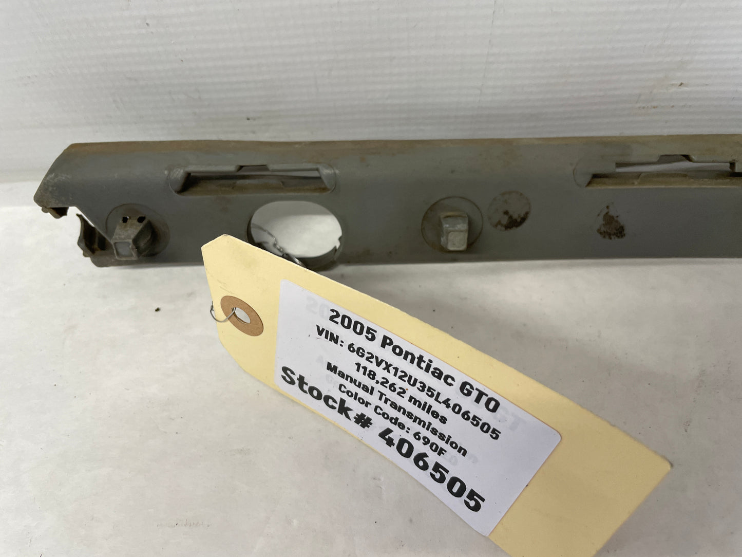 2005 Pontiac GTO LH Driver Front Bumper Fender Brackets Guide OEM - Day's Parts Yard