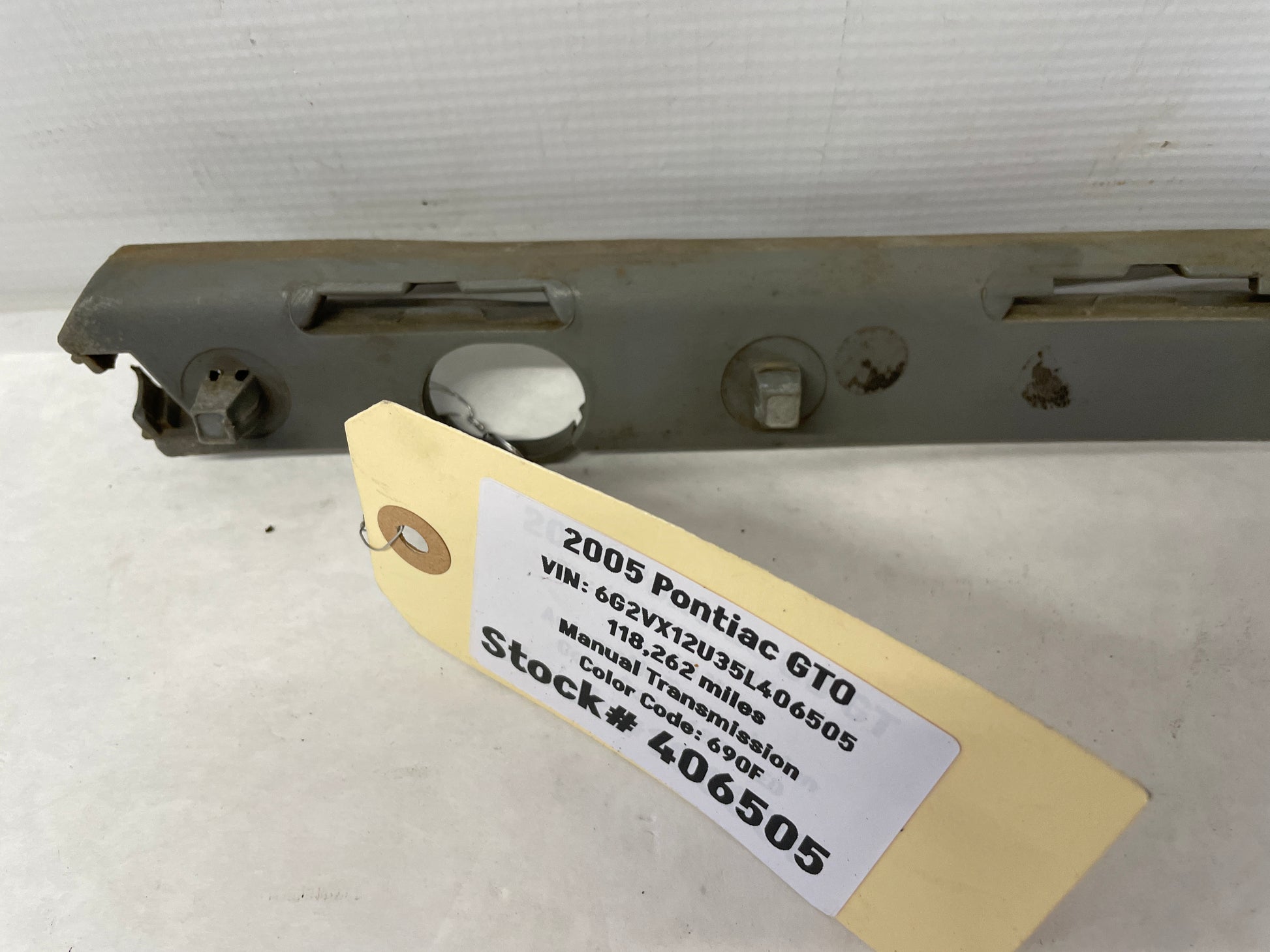 2005 Pontiac GTO LH Driver Front Bumper Fender Brackets Guide OEM - Day's Parts Yard