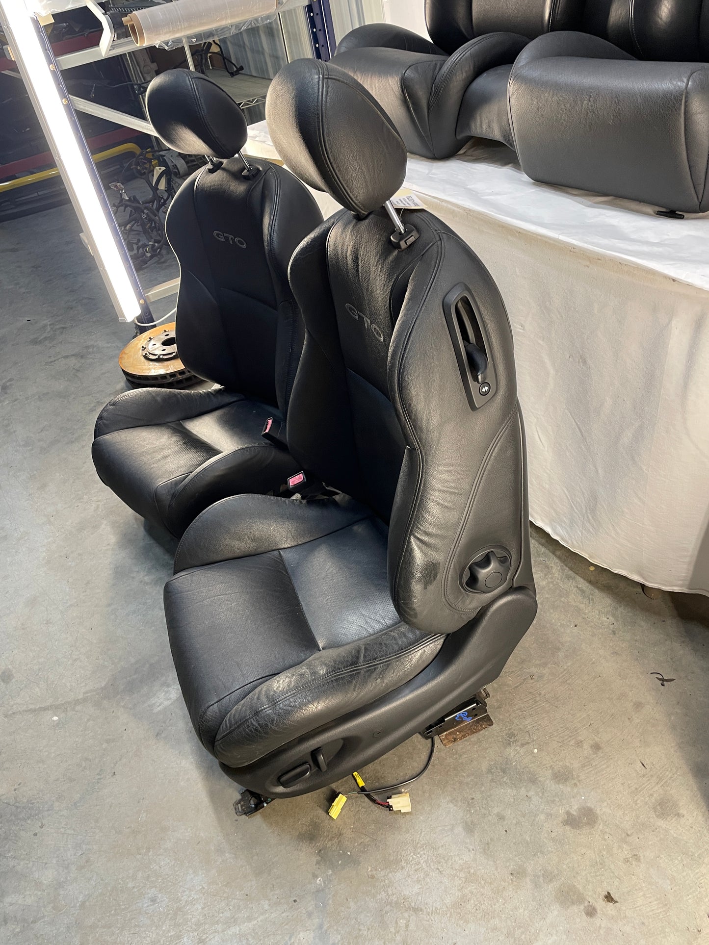 2005 Pontiac GTO Seats Front and Rear Black Leather OEM