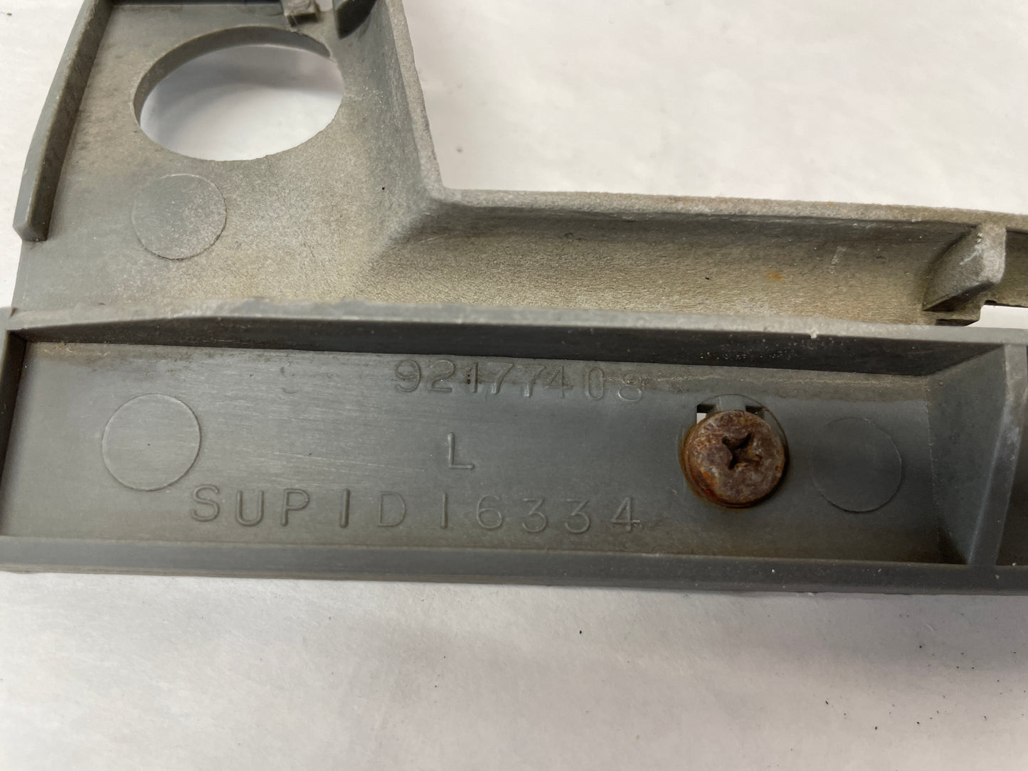 2005 Pontiac GTO LH Driver Front Bumper Fender Brackets Guide OEM - Day's Parts Yard