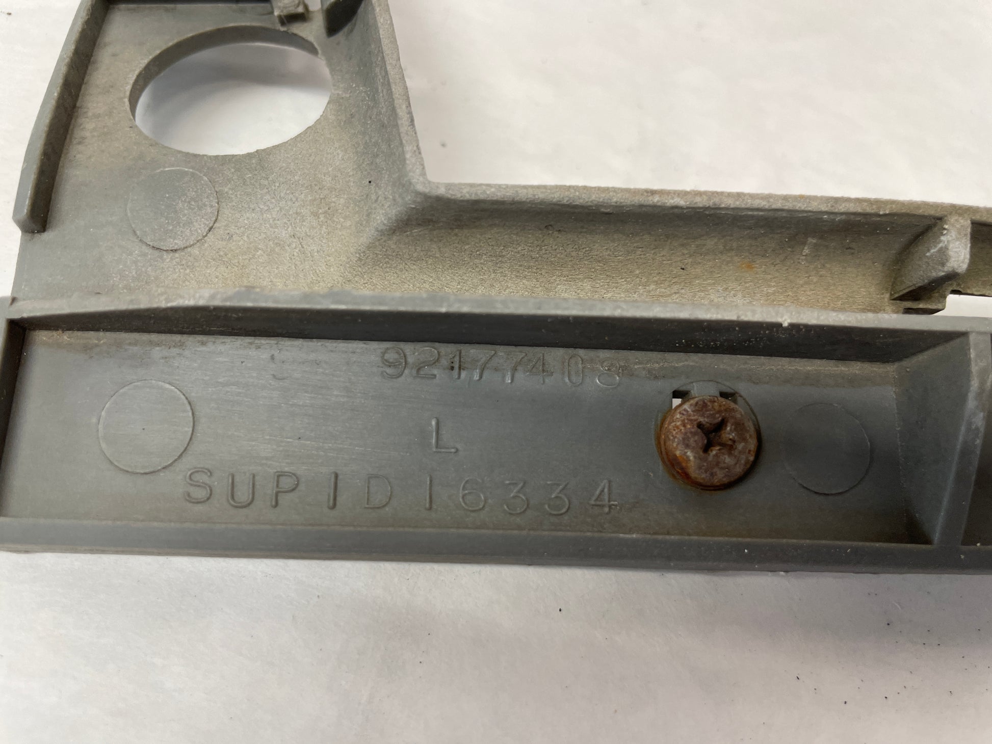 2005 Pontiac GTO LH Driver Front Bumper Fender Brackets Guide OEM - Day's Parts Yard