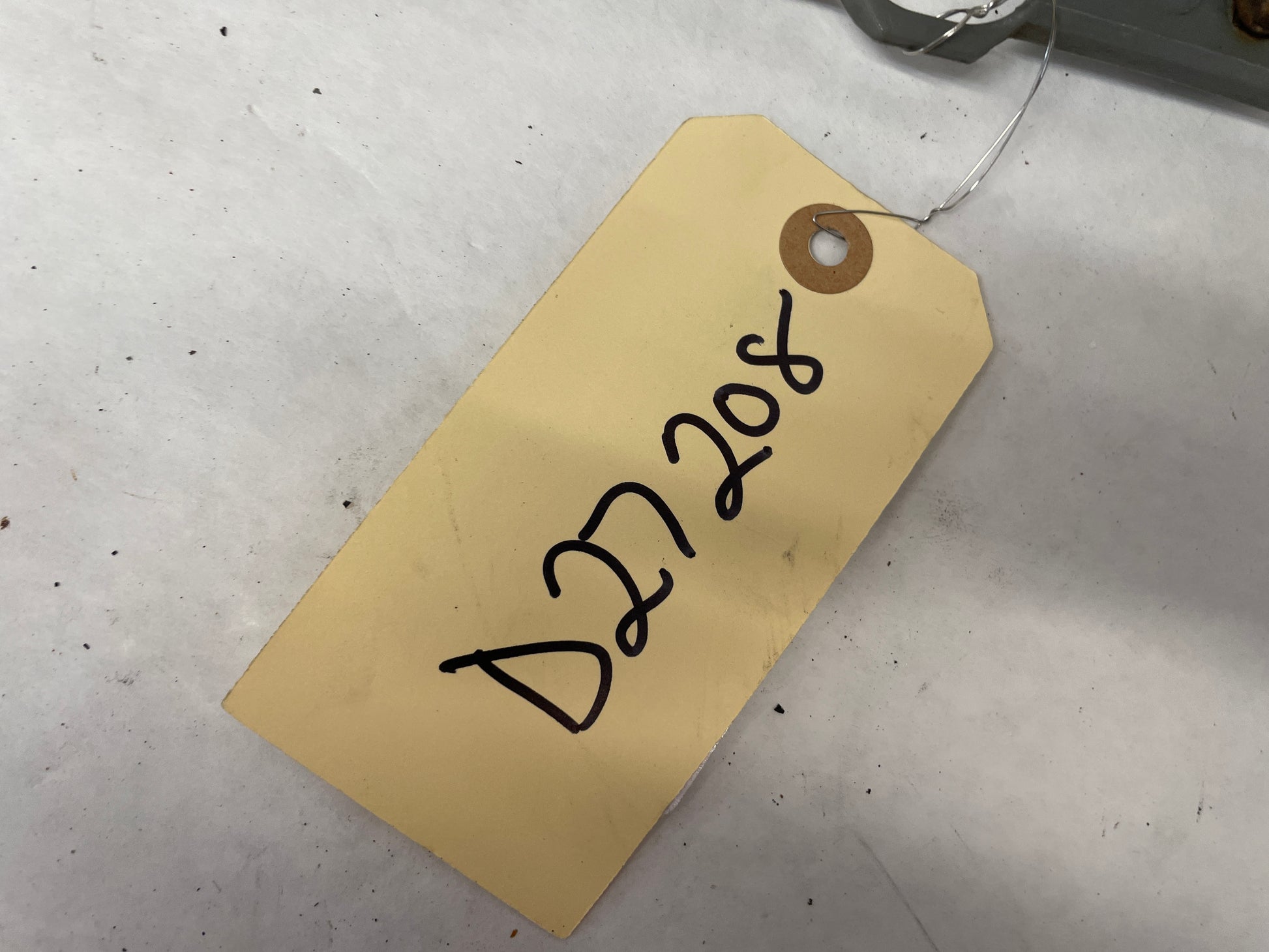 2005 Pontiac GTO LH Driver Front Bumper Fender Brackets Guide OEM - Day's Parts Yard