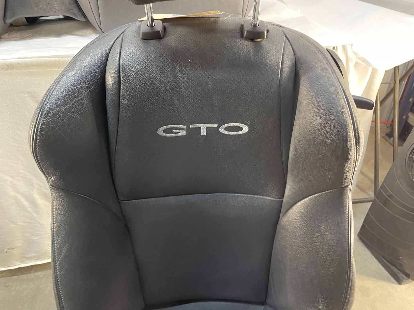 2005 Pontiac GTO Seats Front and Rear Black Leather OEM
