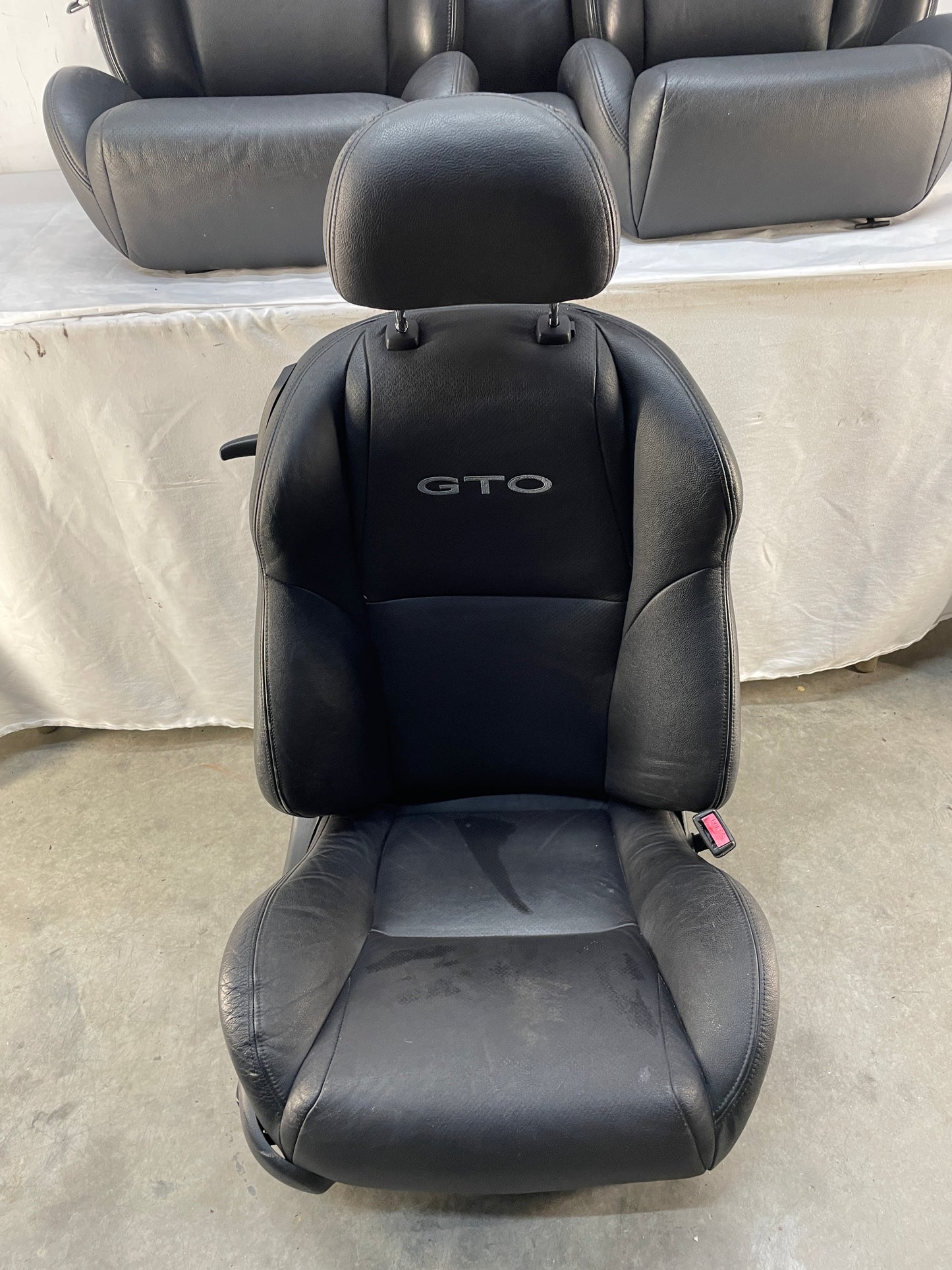 2005 Pontiac GTO Seats Front and Rear Black Leather OEM