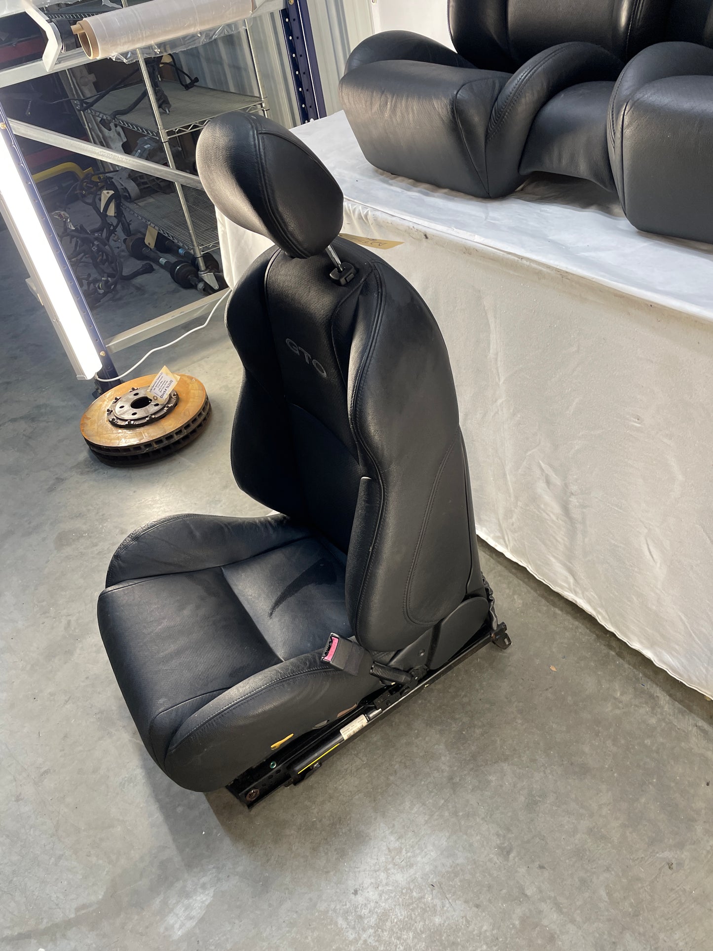 2005 Pontiac GTO Seats Front and Rear Black Leather OEM