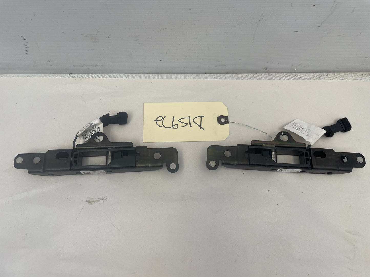 2018 Chevy Camaro ZL1 Convertible RH & LH Roof Latch System OEM - Day's Parts Yard