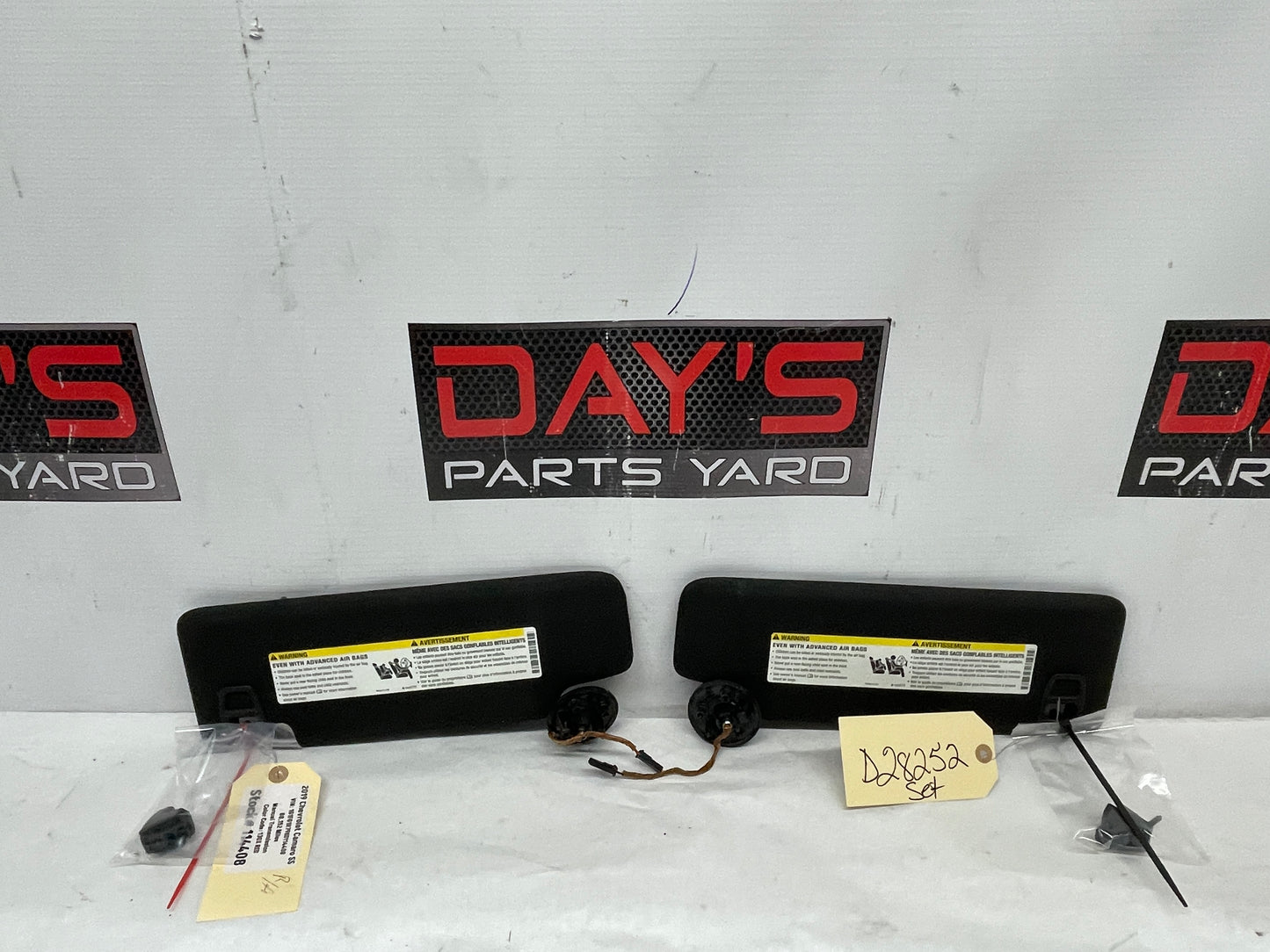 2019 Chevy Camaro SS RH & LH Sunvisors Sun Visors Shades w/ Clips OEM - Day's Parts Yard