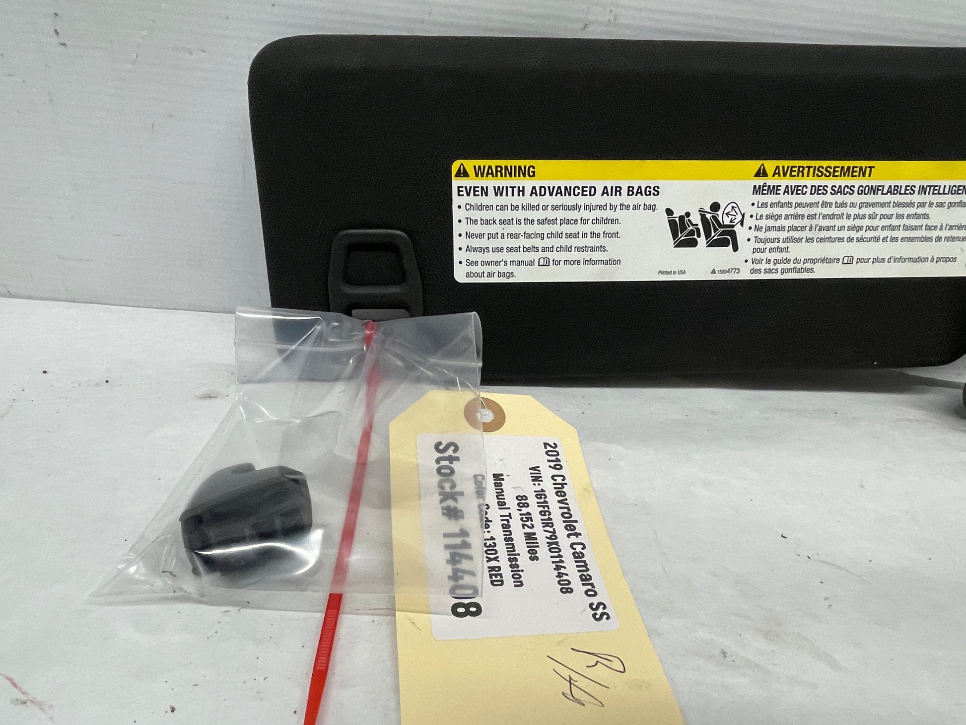 2019 Chevy Camaro SS RH & LH Sunvisors Sun Visors Shades w/ Clips OEM - Day's Parts Yard