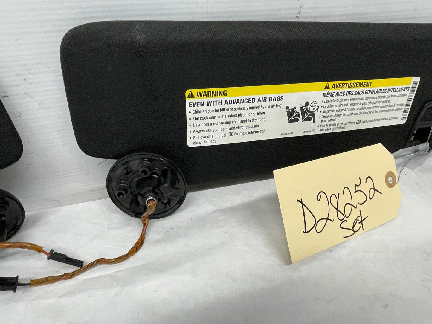 2019 Chevy Camaro SS RH & LH Sunvisors Sun Visors Shades w/ Clips OEM - Day's Parts Yard